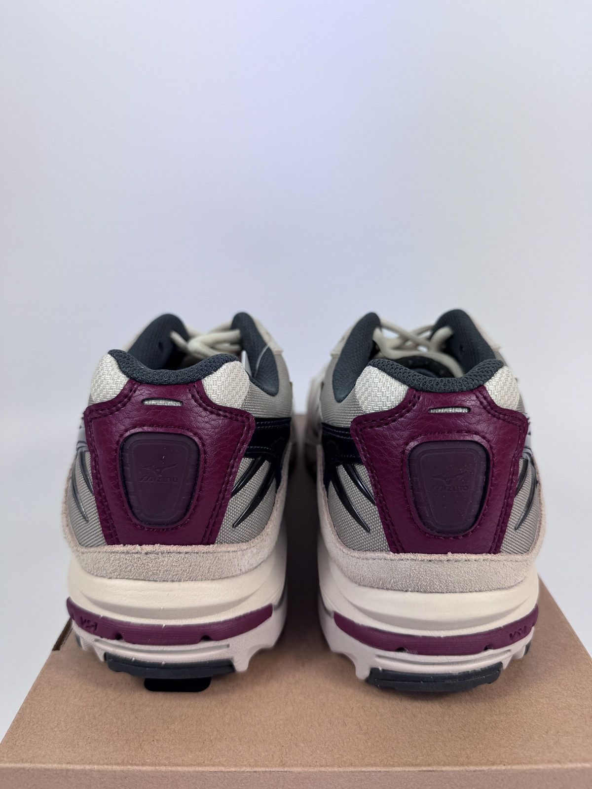 Mizuno WAVERIDER 10 SNEAKERS Size US 10 / EU 43 - 3 Thumbnail