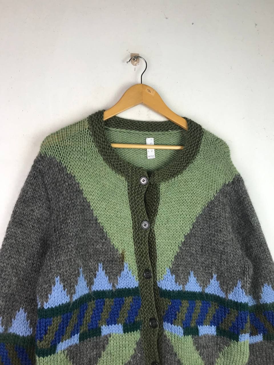 Aran Isles Knitwear × Japanese Brand × Vintage Vintage Colourful Rare Design Cardigan Size US XL / EU 56 / 4 - 6 Thumbnail