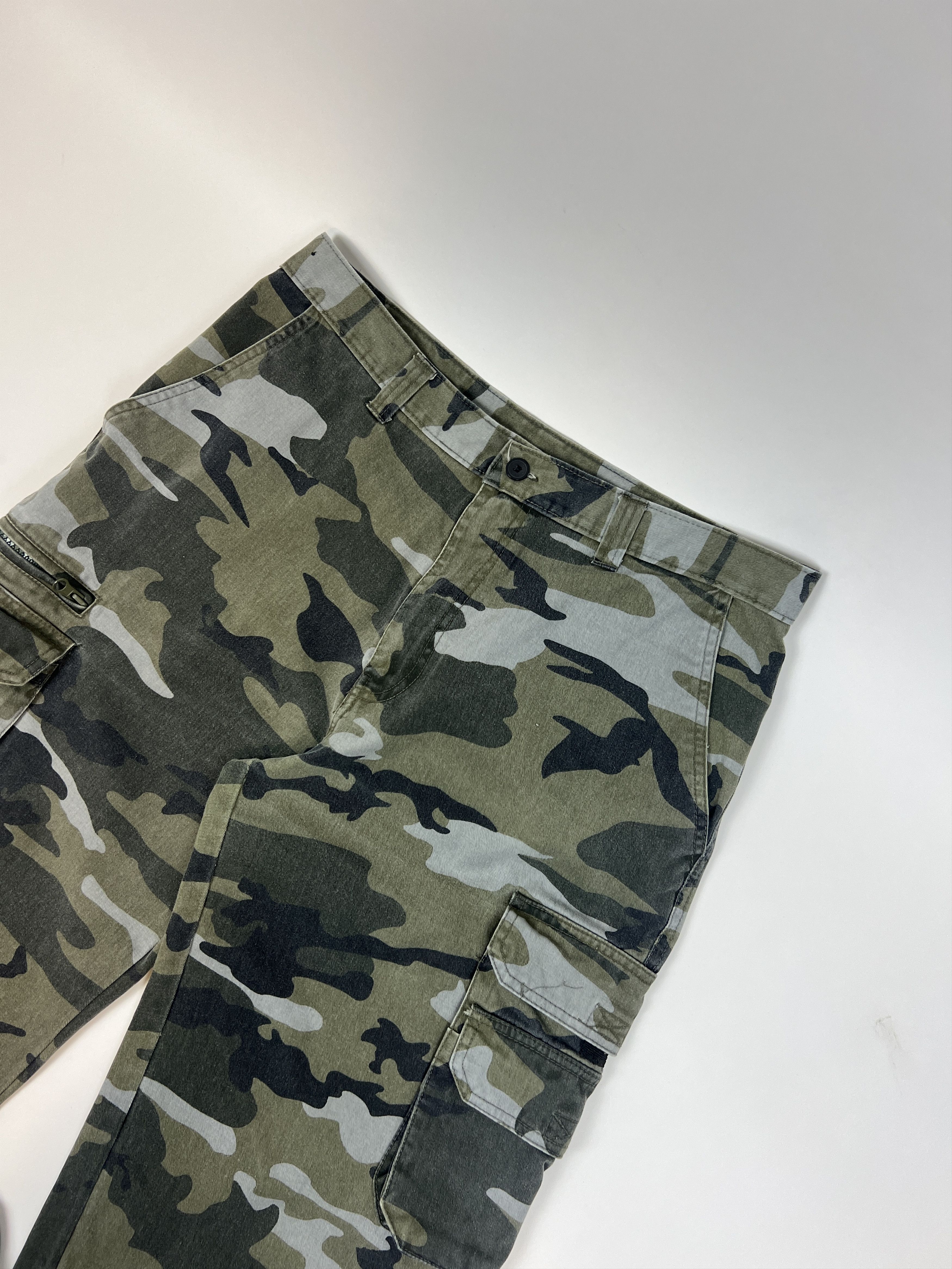 Lee × Vintage Vintage 90's Lee Camo Cargo Pants Size US 33 - 2 Thumbnail