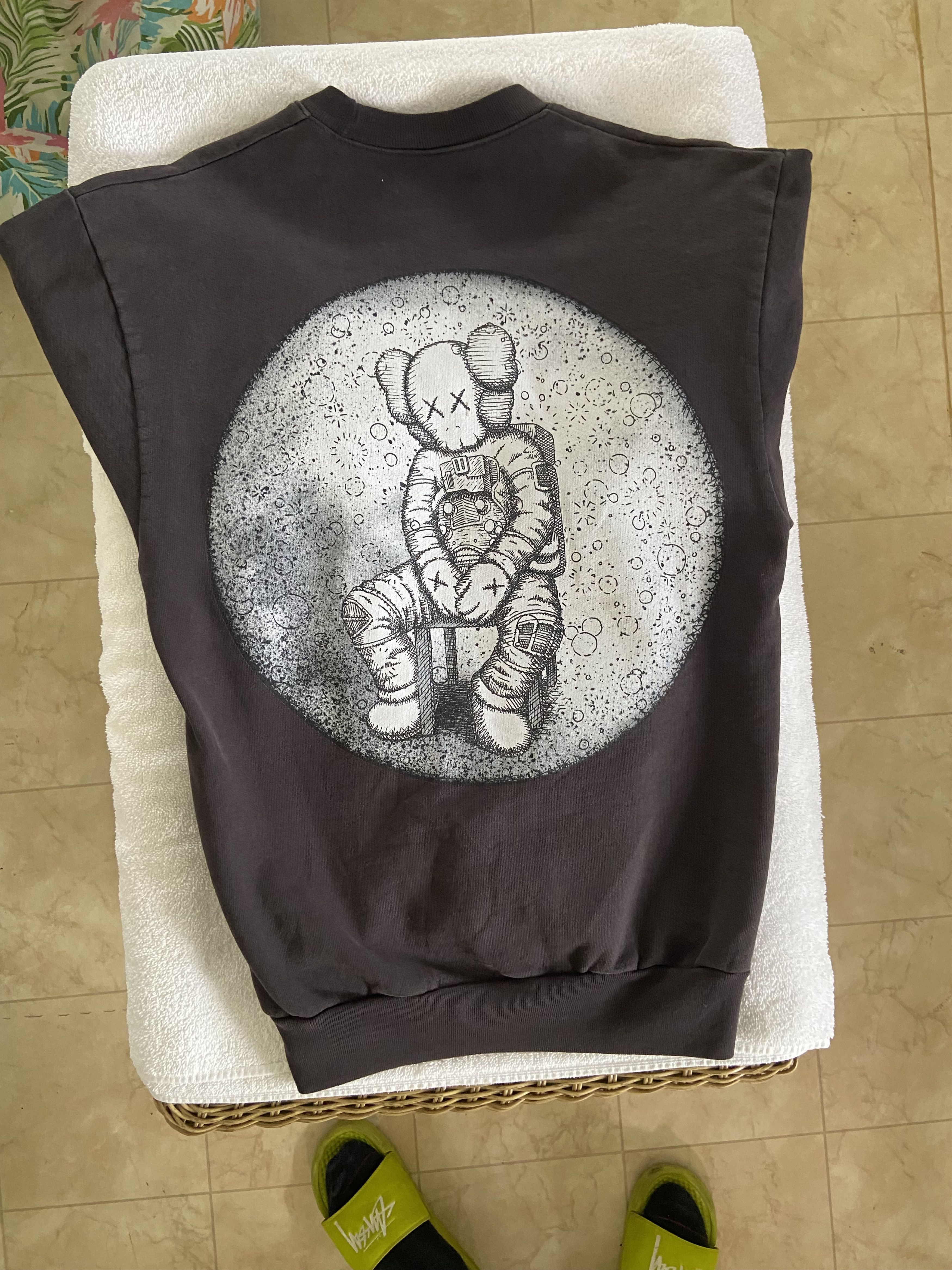 Kaws × Kid Cudi KAWS For Kid Cudi Moon Man Back Print Crewneck Sweatshirt Size US S / EU 44-46 / 1 - 3 Thumbnail