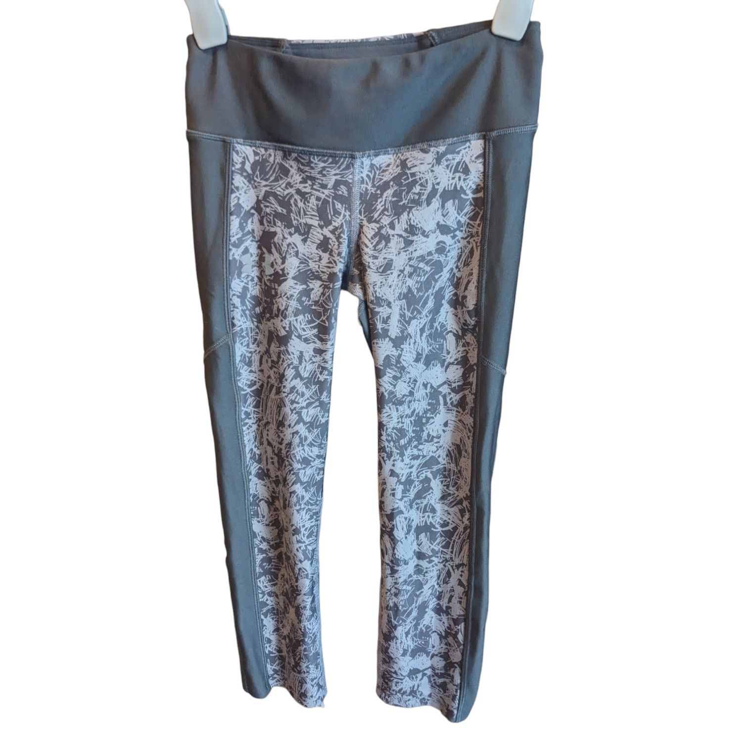 Under Armour Under Armour Heatgear Gray Compression Capri Size XS Size 25" / US 0 / IT 36 - 1 Thumbnail