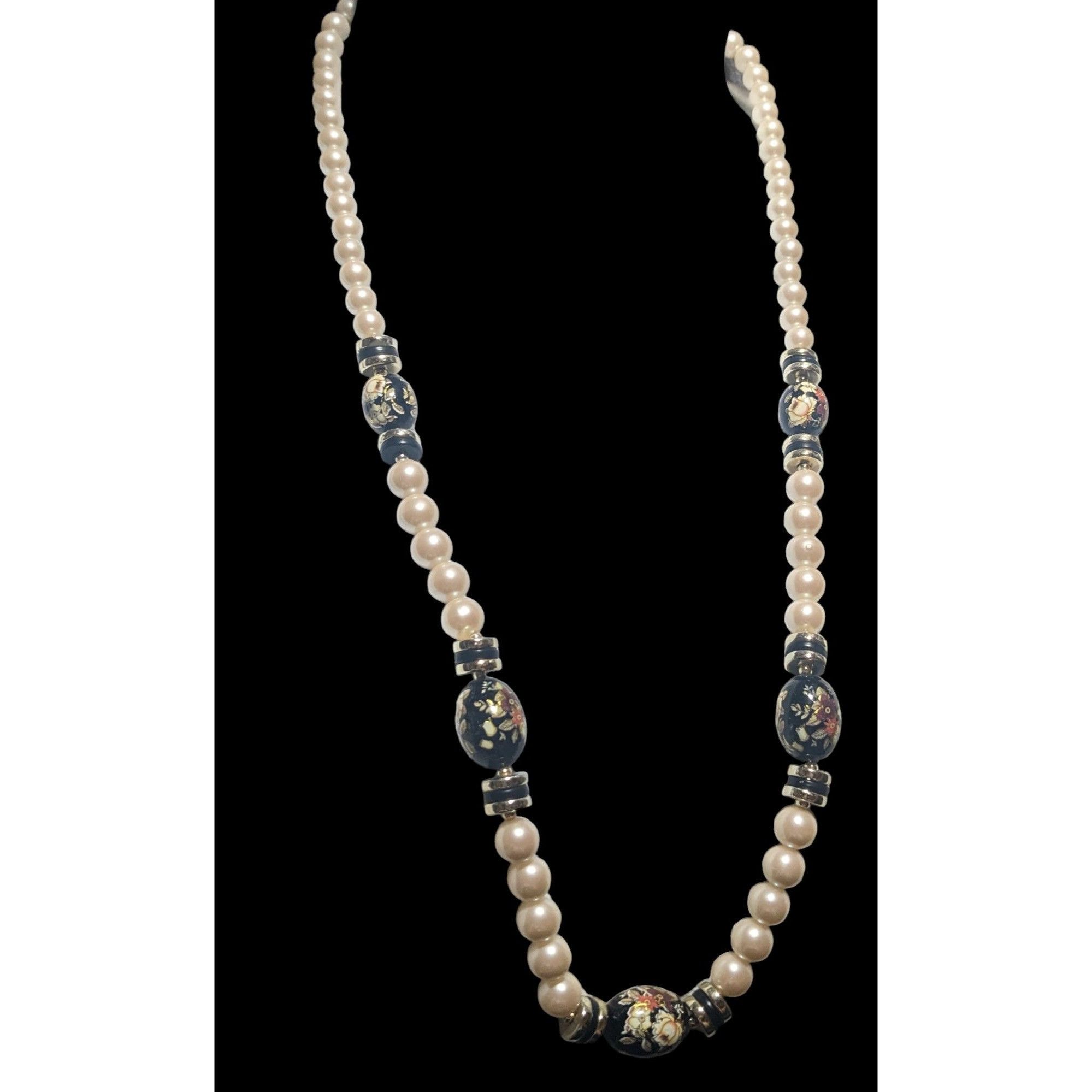 Other Vintage Cream And Black Pearl Floral Necklace Size ONE SIZE - 6 Thumbnail
