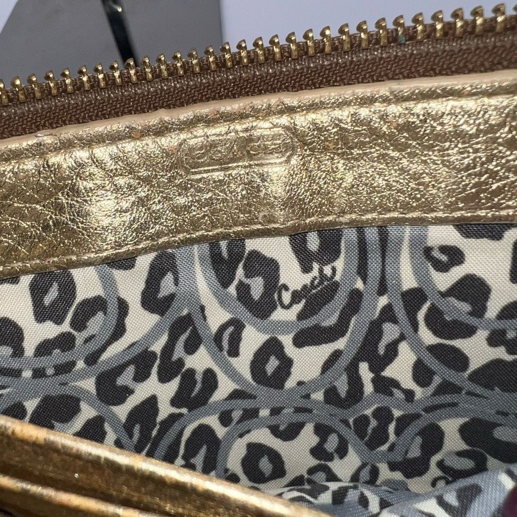 Coach Coach Poppy Vintage Gold zip Around Wallet/Wristlet **SEE DE Size ONE SIZE - 9 Thumbnail