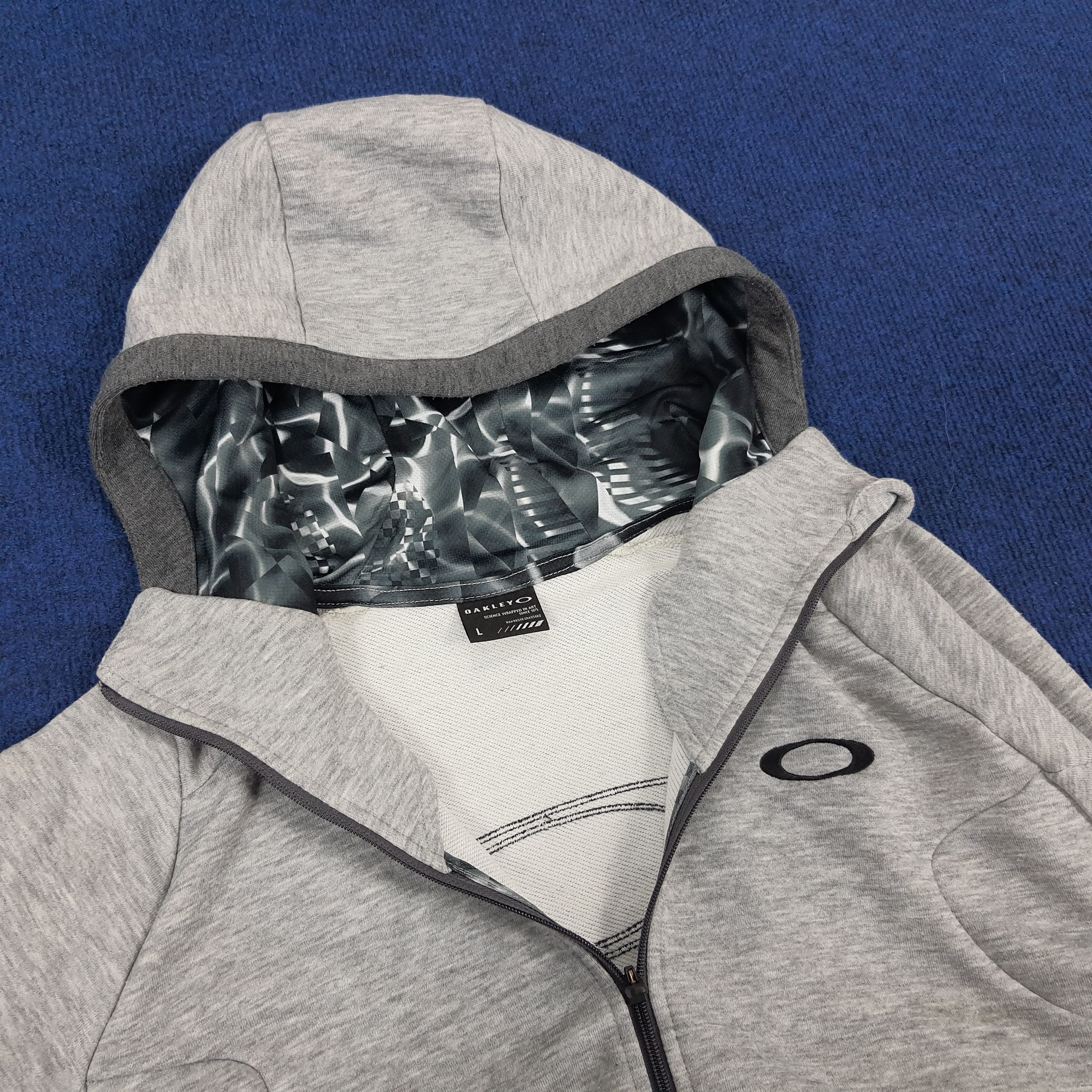 Oakley × Vintage Vintage Oakley Camo Logo Zipper Sweatshirt Hoodie Size US M / EU 48-50 / 2 - 5 Thumbnail