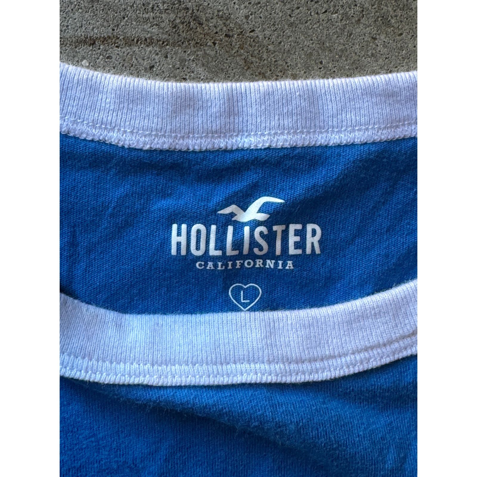 Hollister Brazil Blue Graphic Crop Top (L) Size L / US 10 / IT 46 - 3 Thumbnail