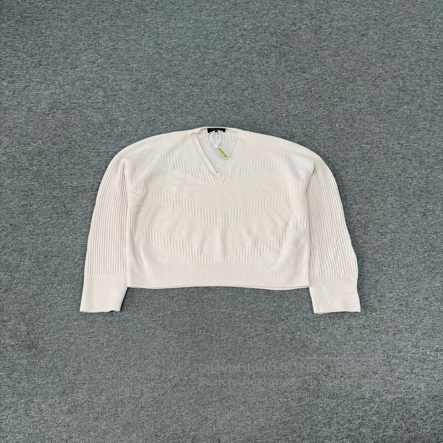 Loro Piana LORO PIANA V-neck short cashmere knit sweater| Size XS / US 0-2 / IT 36-38 - 1 Thumbnail