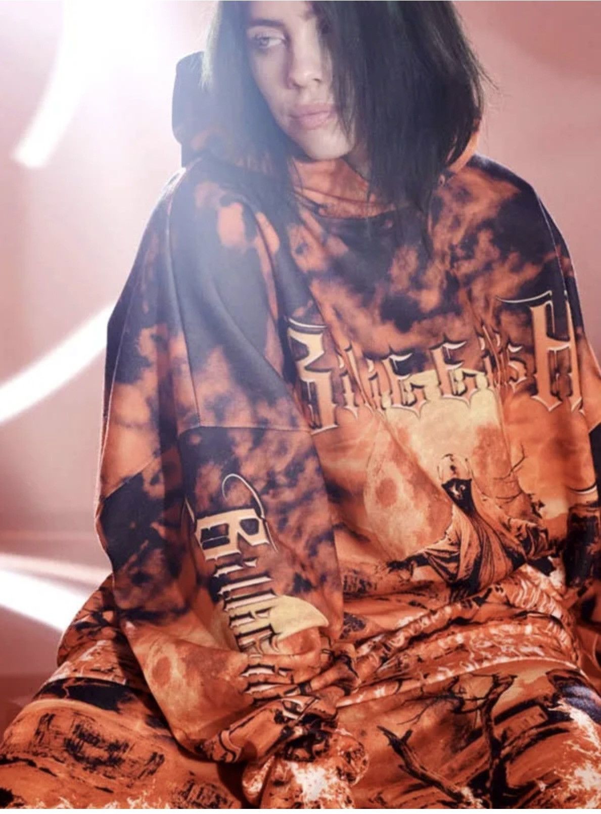 Band Tees × Billie Eilish Billie Eilish Flame Solo Singer Hoodie Size US M / EU 48-50 / 2 - 9 Thumbnail