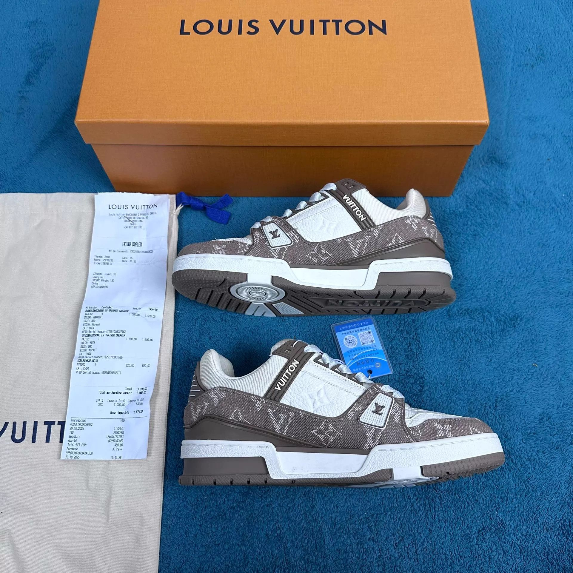 Louis Vuitton LV Trainer 26 Leather Low Top Sneaker Tan 38 Size US 7.5 / IT 37.5 - 3 Thumbnail