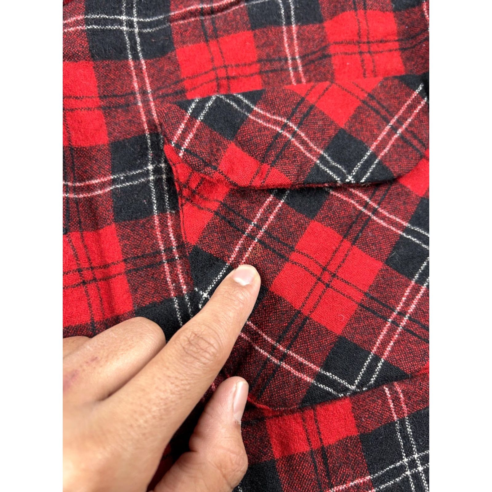 Pendleton VINTAGE Pendleton Board Shirt Mens L Red Plaid Wool Lined USA 70s Shirt Mens Large Red Plaid Wool Lined USA 70s Size US L / EU 52-54 / 3 - 7 Thumbnail