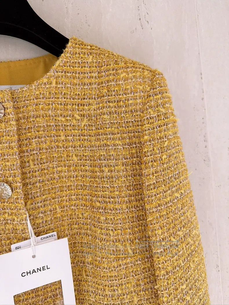 Chanel Chanel 24C early spring vacation golden glitter tweed jack Size XS / US 0-2 / IT 36-38 - 3 Thumbnail