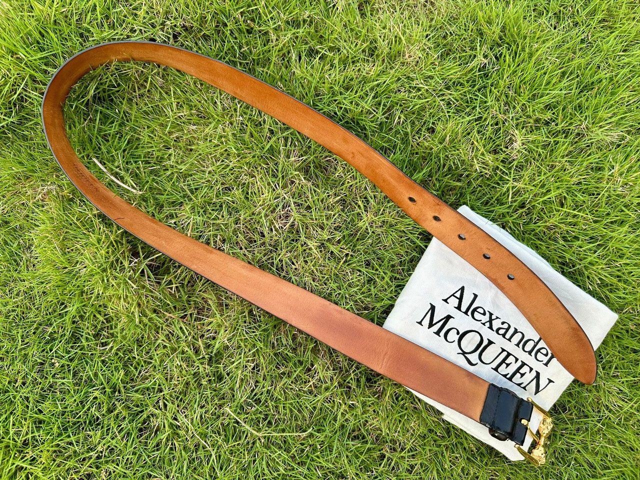 Alexander McQueen Authentic Alexander McQueen Skull Buckle Leather Belt Size ONE SIZE - 3 Thumbnail