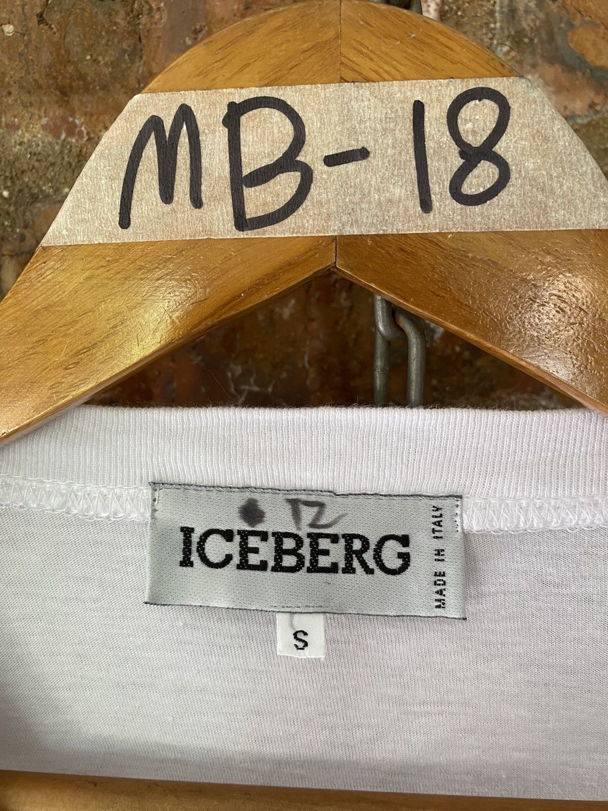 Iceberg 🔥1990s Iceberg Peanuts NBA tee Size US L / EU 52-54 / 3 - 6 Thumbnail