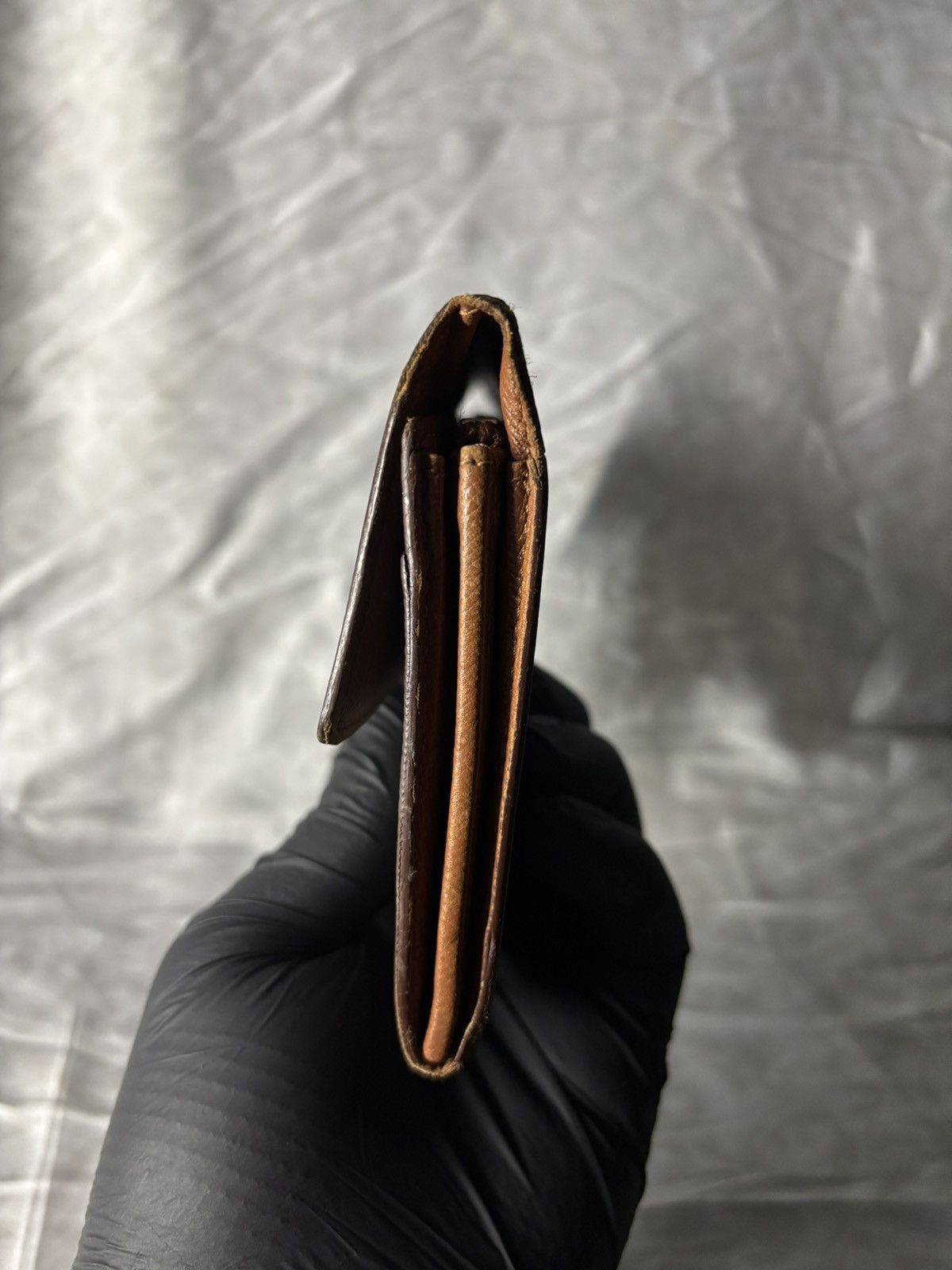 Louis Vuitton (very worn) Louis Vuitton Long Wallet Size ONE SIZE - 3 Thumbnail