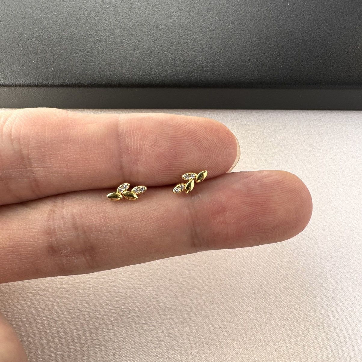 Designer Small Tiny CZ Leaves Stud Earrings for Women Size ONE SIZE - 5 Thumbnail