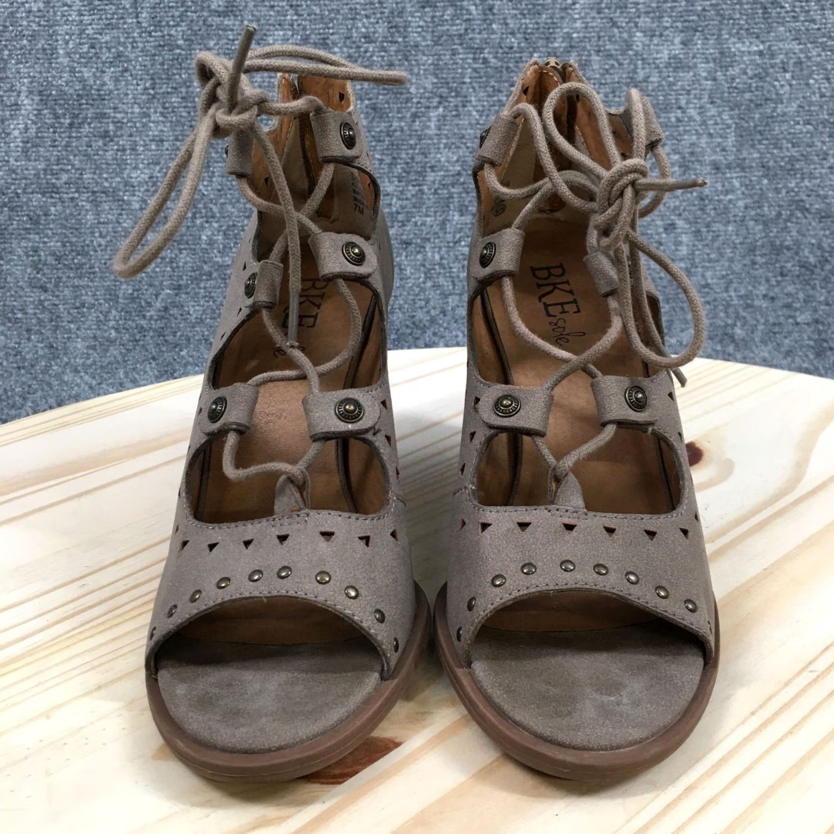 Vintage BKE Sole Sandals Womens 7M Siren Lace Up Heeled Ankle Strappy Brown Faux Leather Sandal Women Womens Size US 7 / IT 37 - 4 Thumbnail