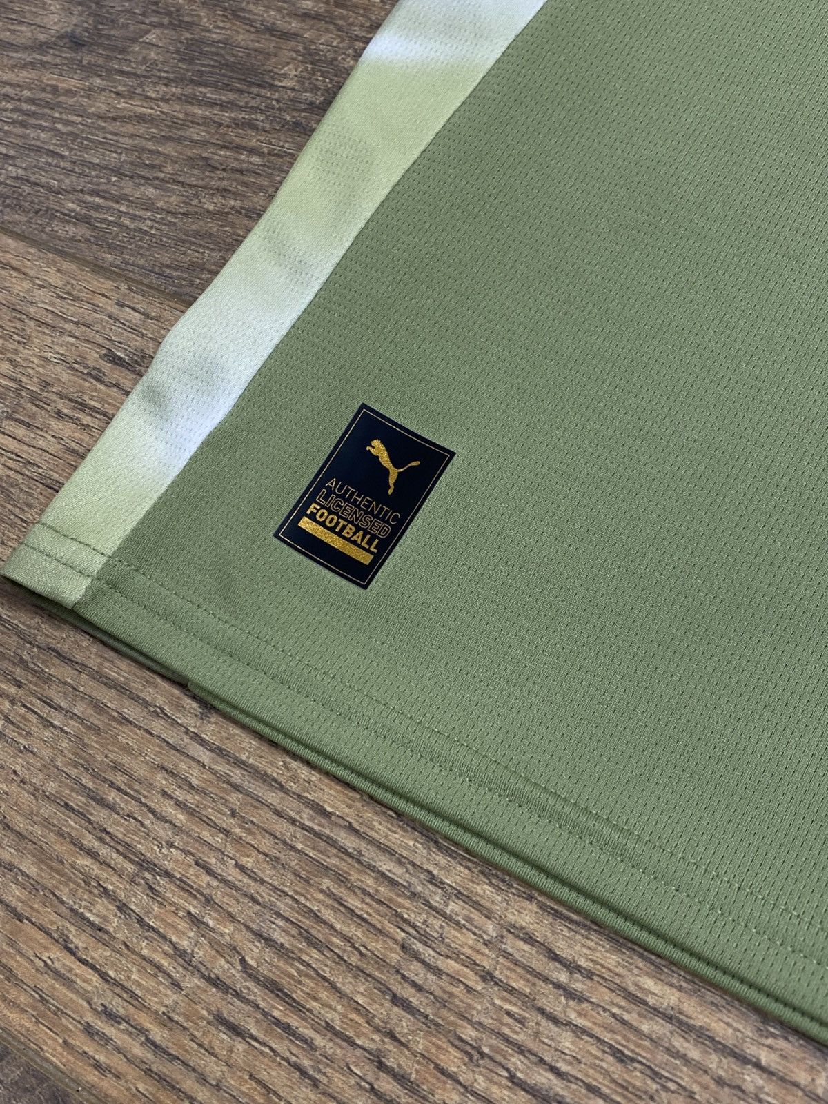 Puma Puma Leyton Orient FC Training Jersey - Size L - Olive Green Size US L / EU 52-54 / 3 - 4 Thumbnail