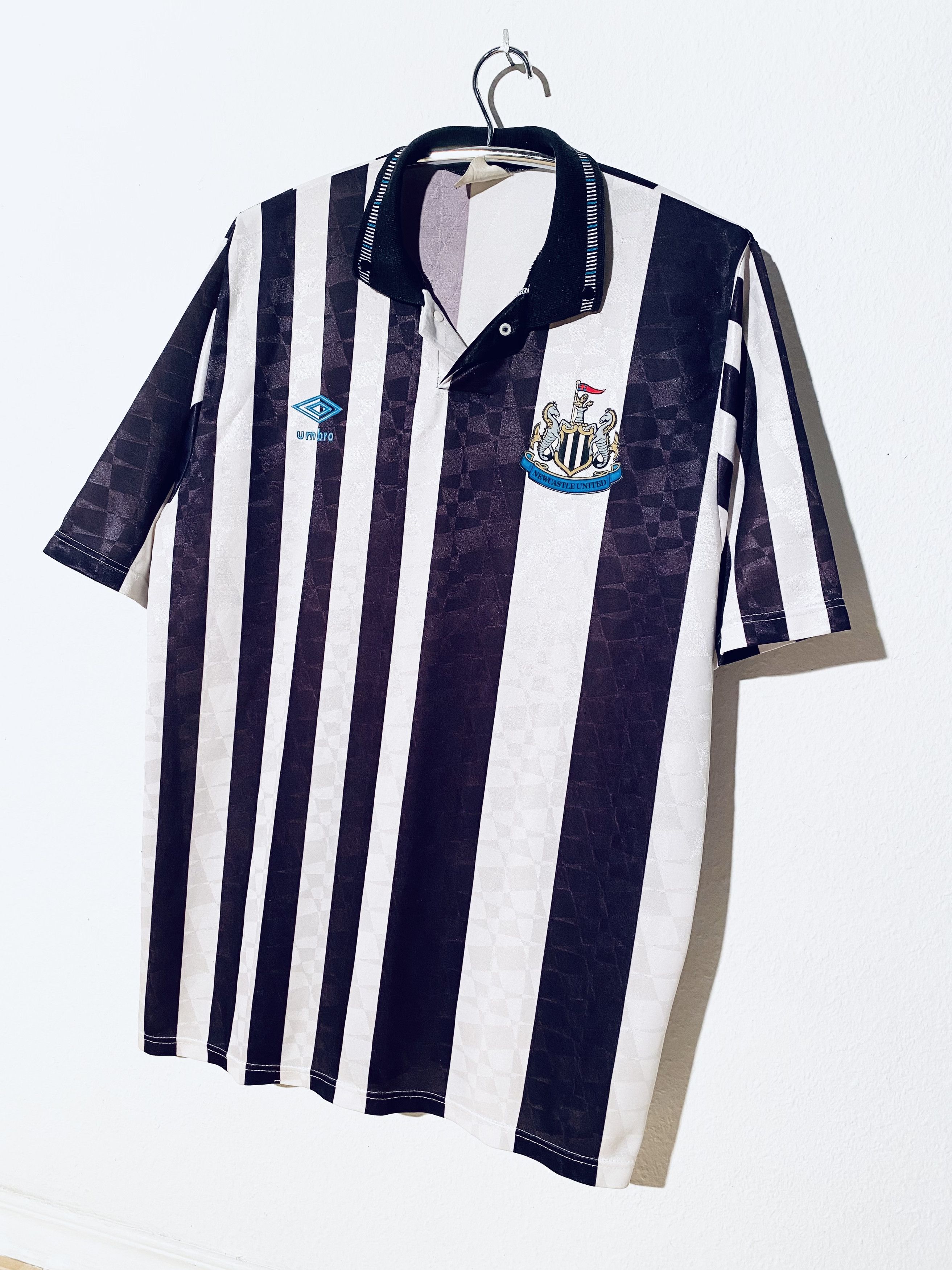 Umbro Newcastle United Home Football Shirt 1990 - 1991 - 1992 Size US XL / EU 56 / 4 - 3 Thumbnail