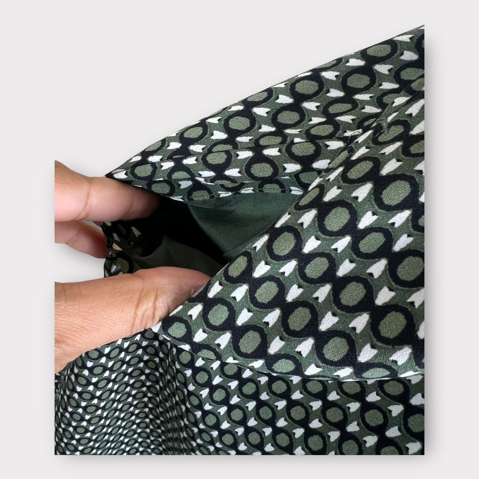 Merona Merona | Olive Green Geometric Print Dress with Pockets Size XS / US 0-2 / IT 36-38 - 8 Thumbnail