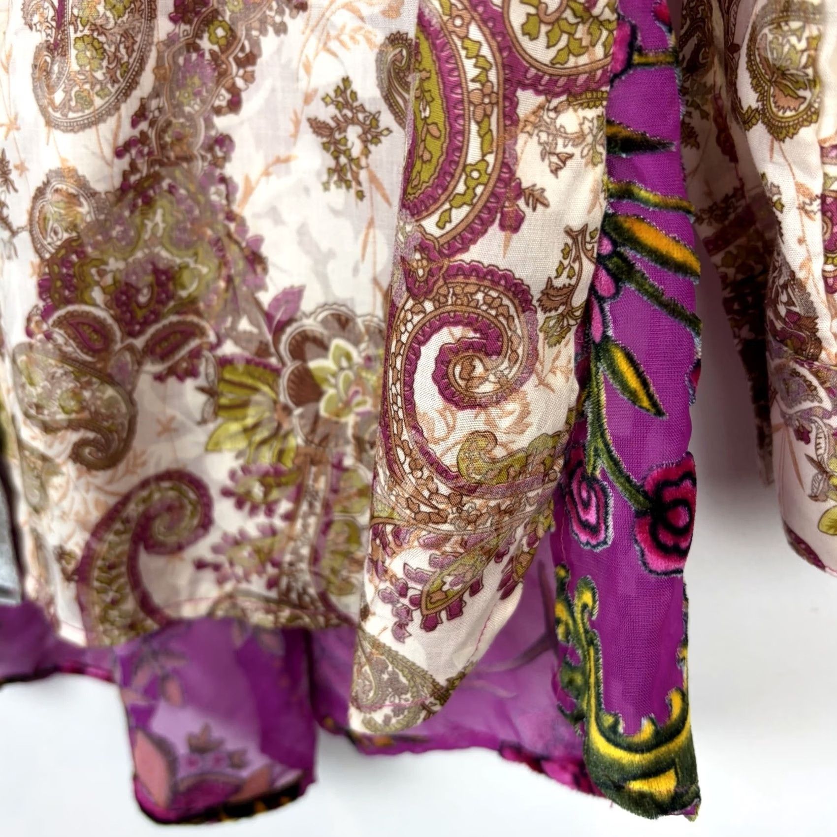 Velvet Aratta Silent Journey Blouse Womens S Velvet Floral Henley Button Long Sleeve Casual Boho Artsy Mixed Fabric Purple 27.5" 19" Measurements1> Size S / US 4 / IT 40 - 5 Thumbnail