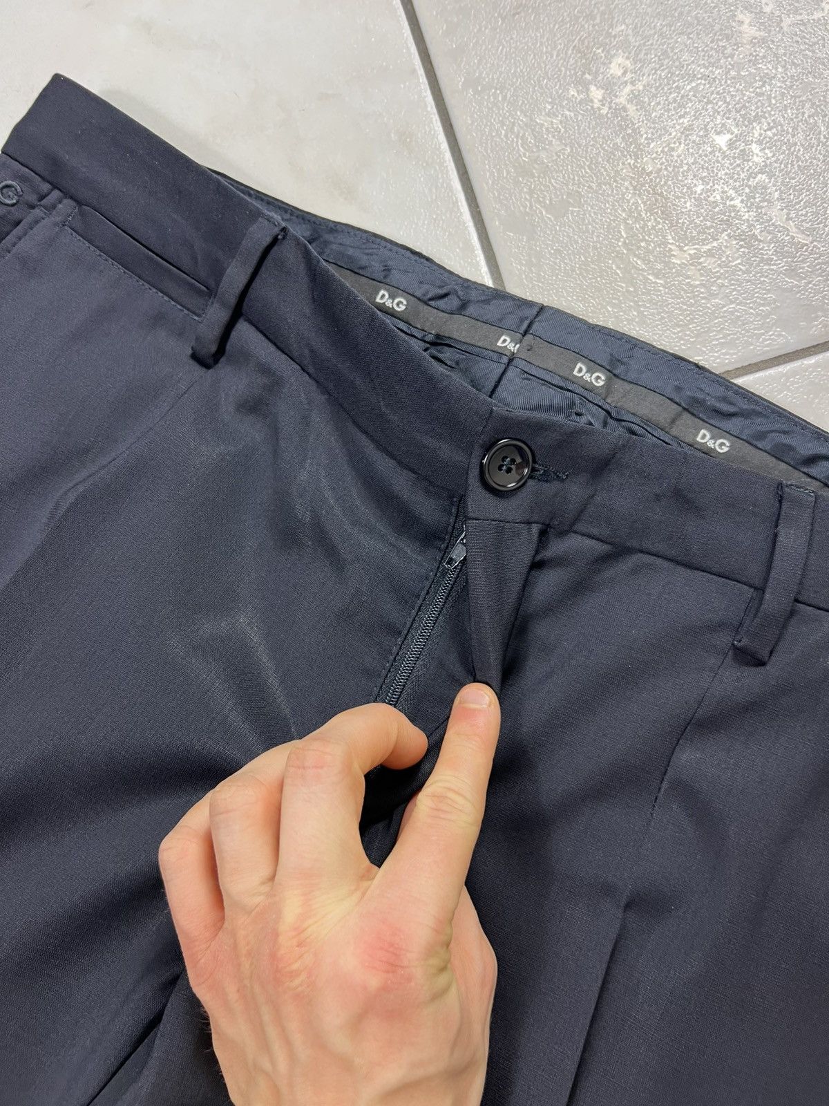 Dolce & Gabbana Dolce&Gabbana classic wool dark navy creased old money pants Size US 32 / EU 48 - 13 Thumbnail