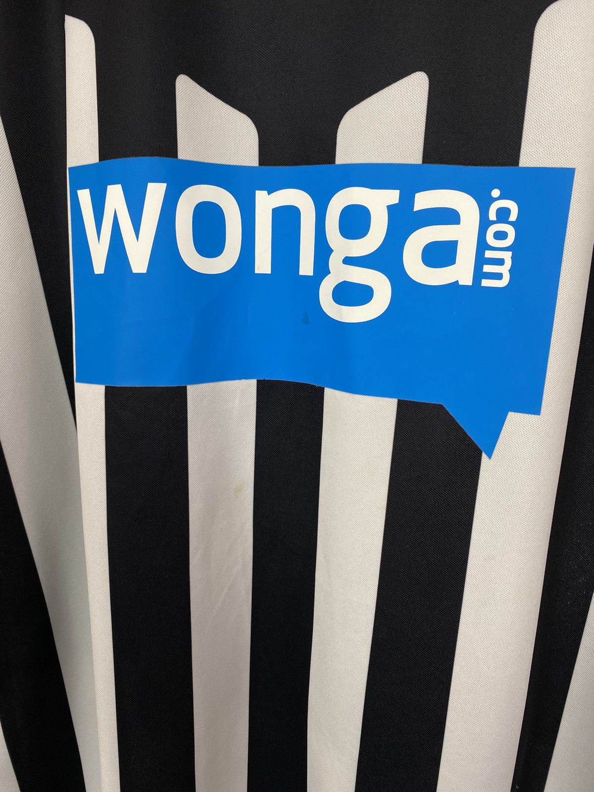 Adidas Puma Newcastle United Home Football Shirt Jersey Size L Top Size US L / EU 52-54 / 3 - 5 Thumbnail