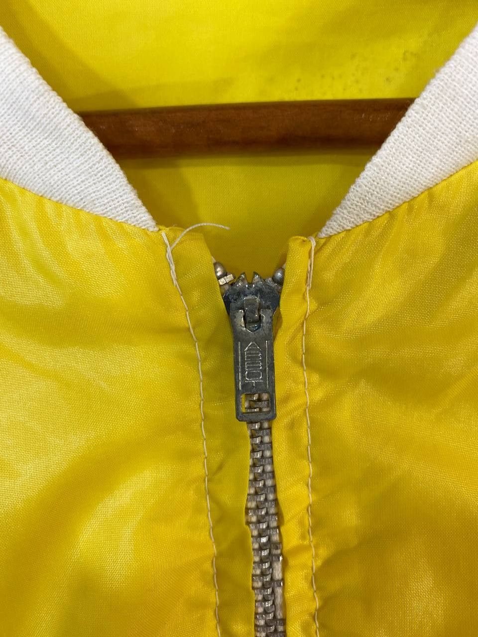 Vintage vintage two tone thin nylon windbreaker nice design Size US S / EU 44-46 / 1 - 6 Thumbnail
