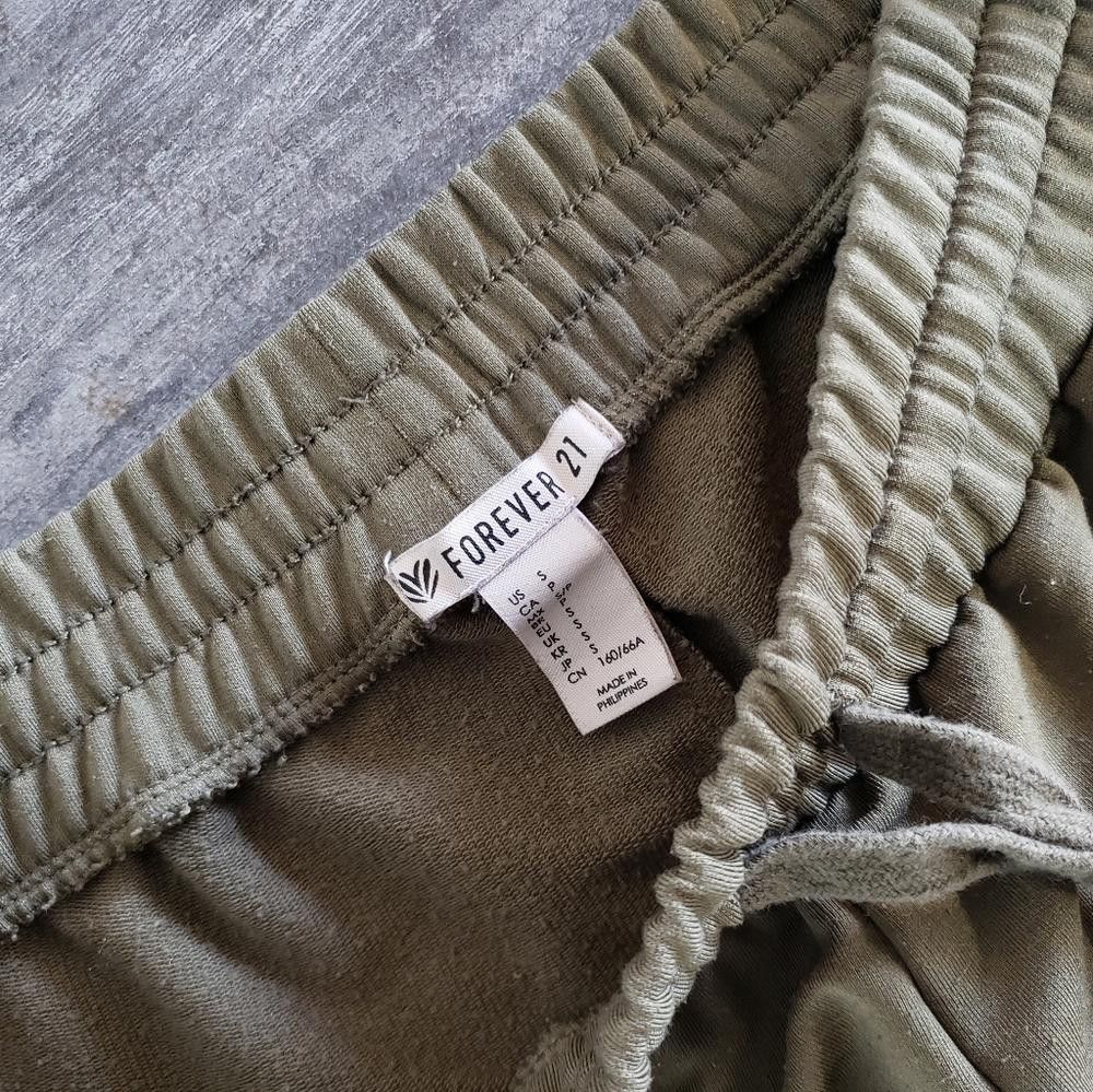 Forever 21 Olive Black Detailed F21 Sweat Short Size 28" / US 6 / IT 42 - 5 Thumbnail