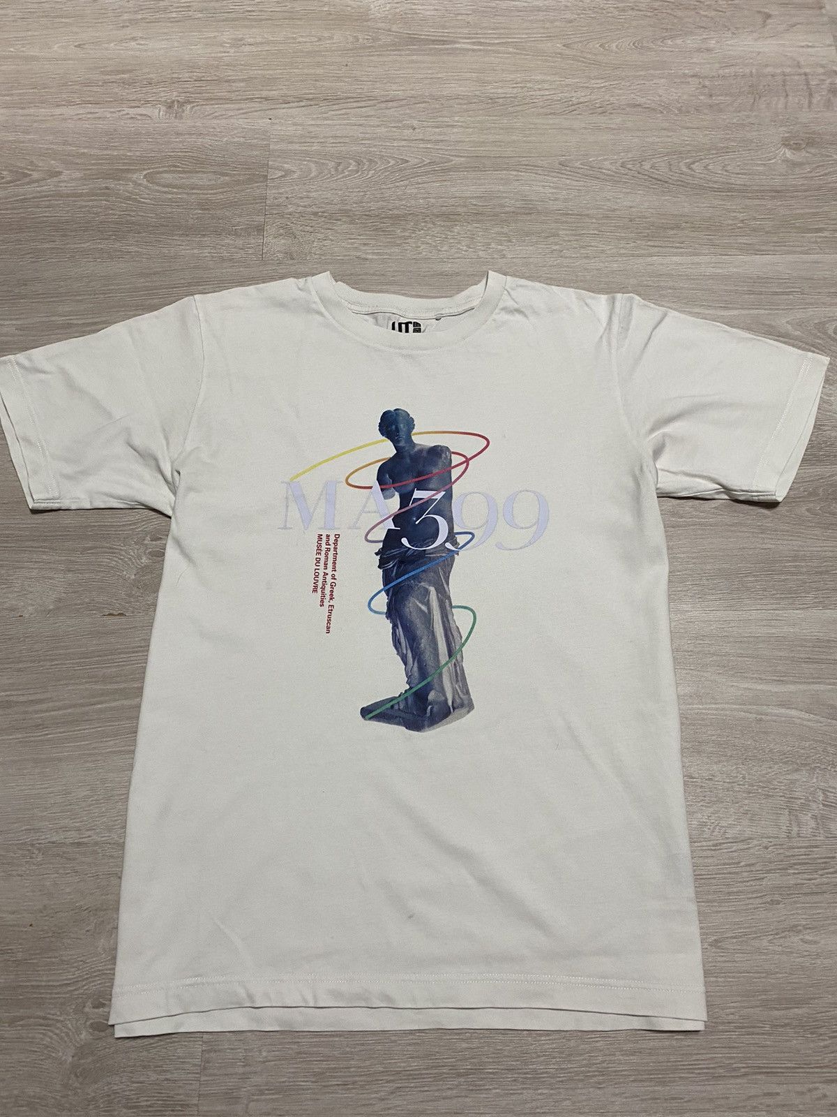 Uniqlo Uniqlo x Peter Saville Musee Du Louvre size M Size US M / EU 48-50 / 2 - 2 Thumbnail
