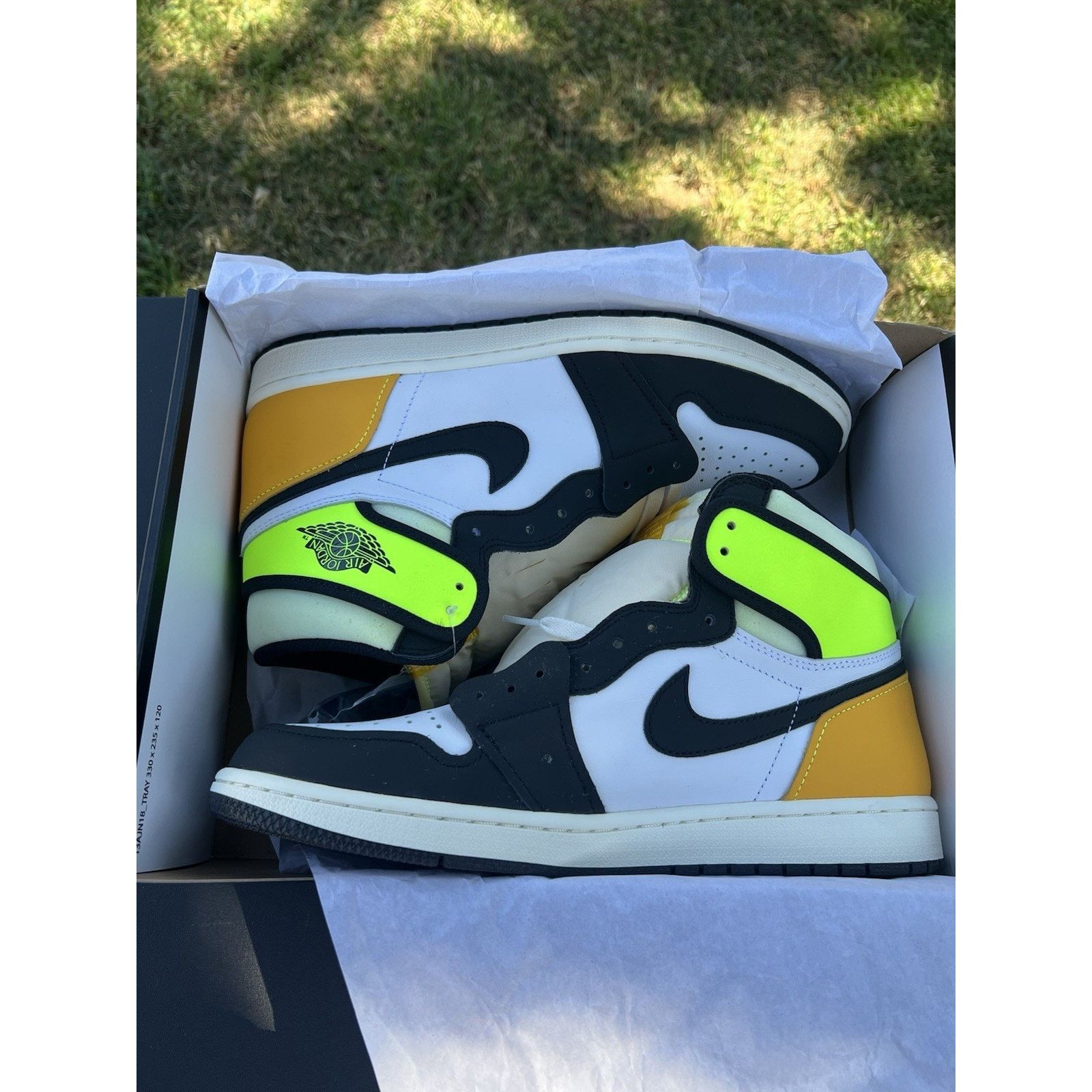 Nike Brand New Nike Air Jordan Retro 1 Volt Gold 2021 Size US 11 / EU 44 - 6 Thumbnail