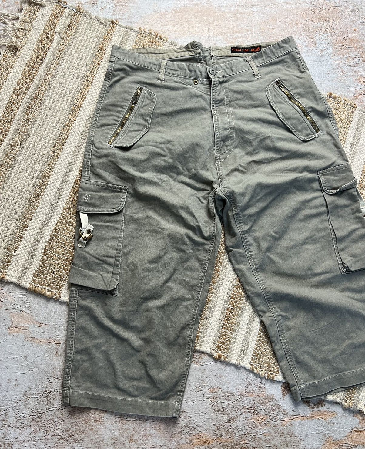 Osaka tiger vintage cargo jorts