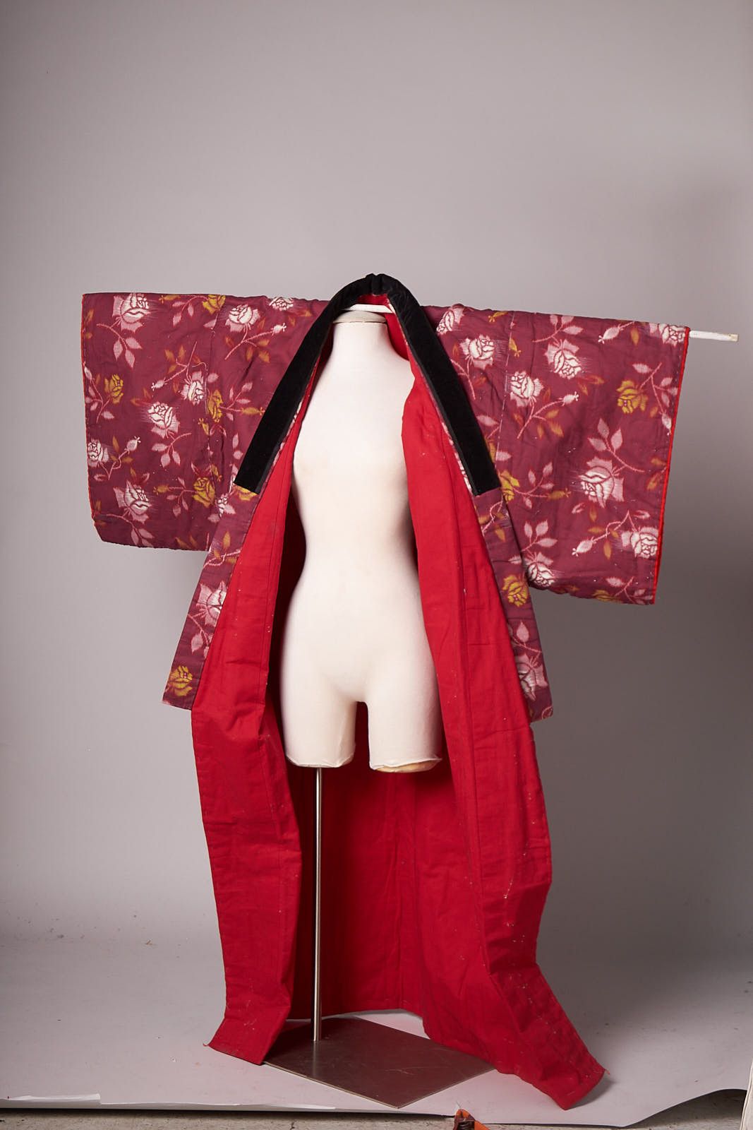 Vintage 1960s Japanese Winter Kimono Jacket Velvet Trim Size ONE SIZE - 7 Thumbnail