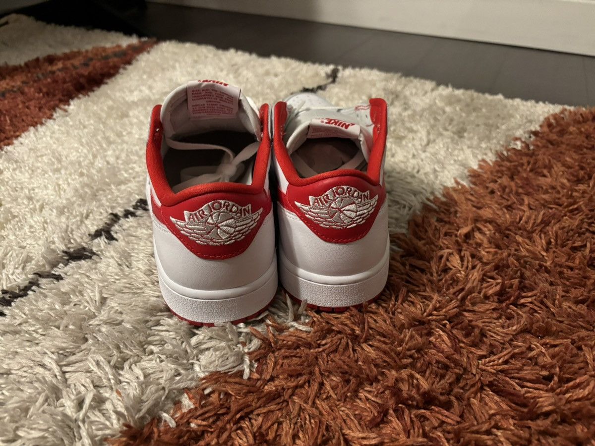 Jordan Brand × Nike Jordan 1 low og “university red” Size US 9 / EU 42 - 2 Thumbnail