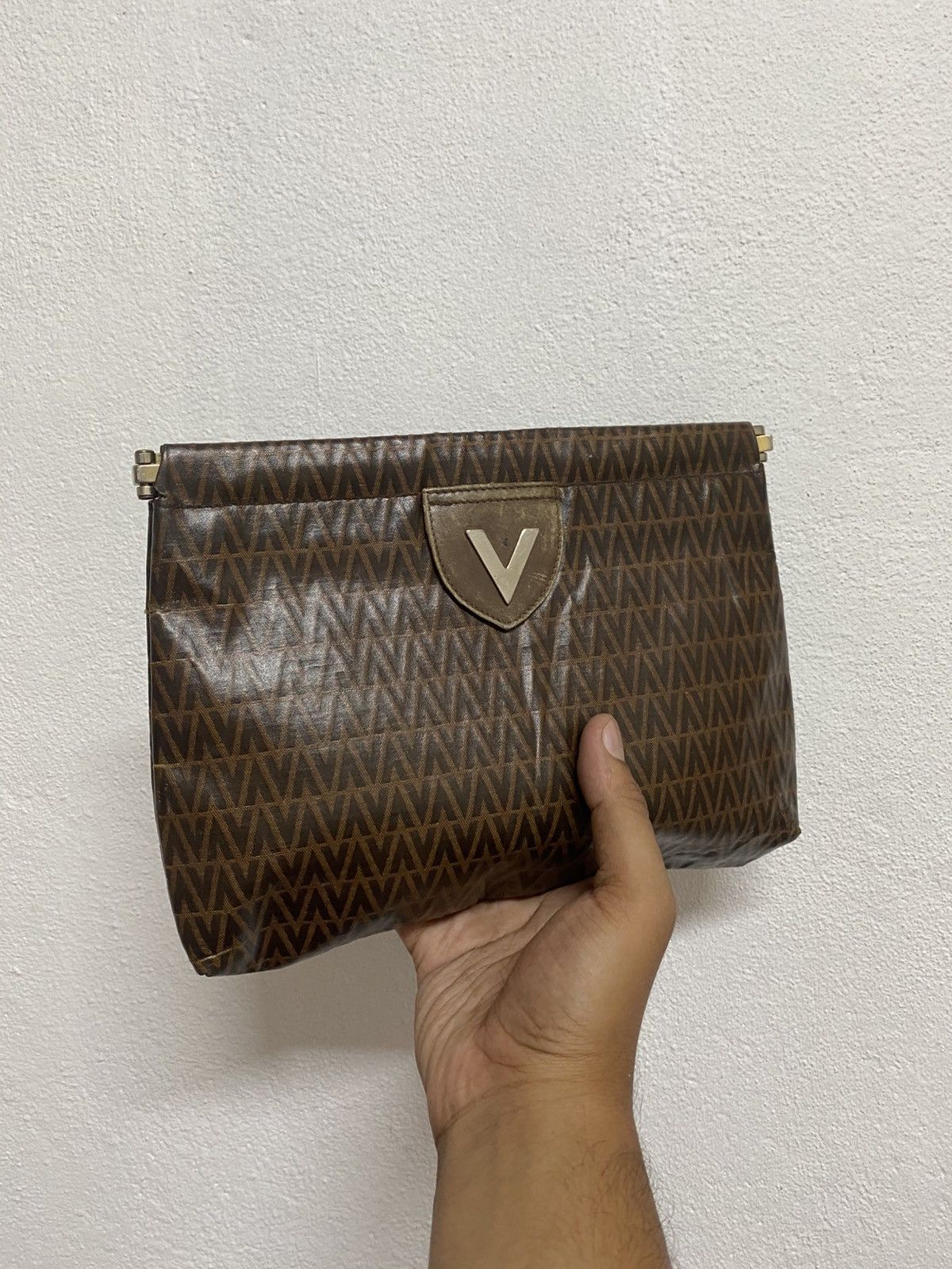 Valentino × Vintage Mario Valentino Pouch Bag Vintage Made in Italy Size ONE SIZE - 1 Thumbnail