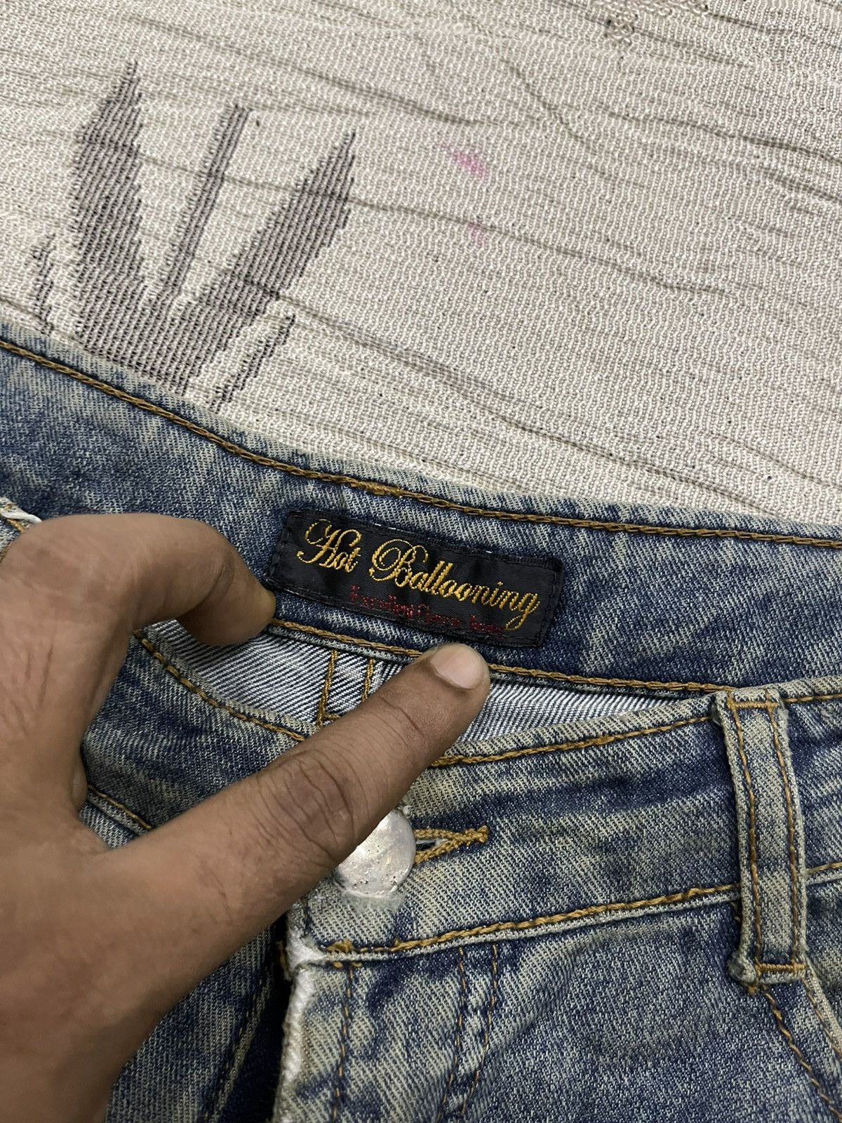 If Six Was Nine 2000s HOT BALLOONING FLARE DISTRESSED JEANS RARE DESIGN Size 26" / US 2 / IT 38 - 11 Thumbnail