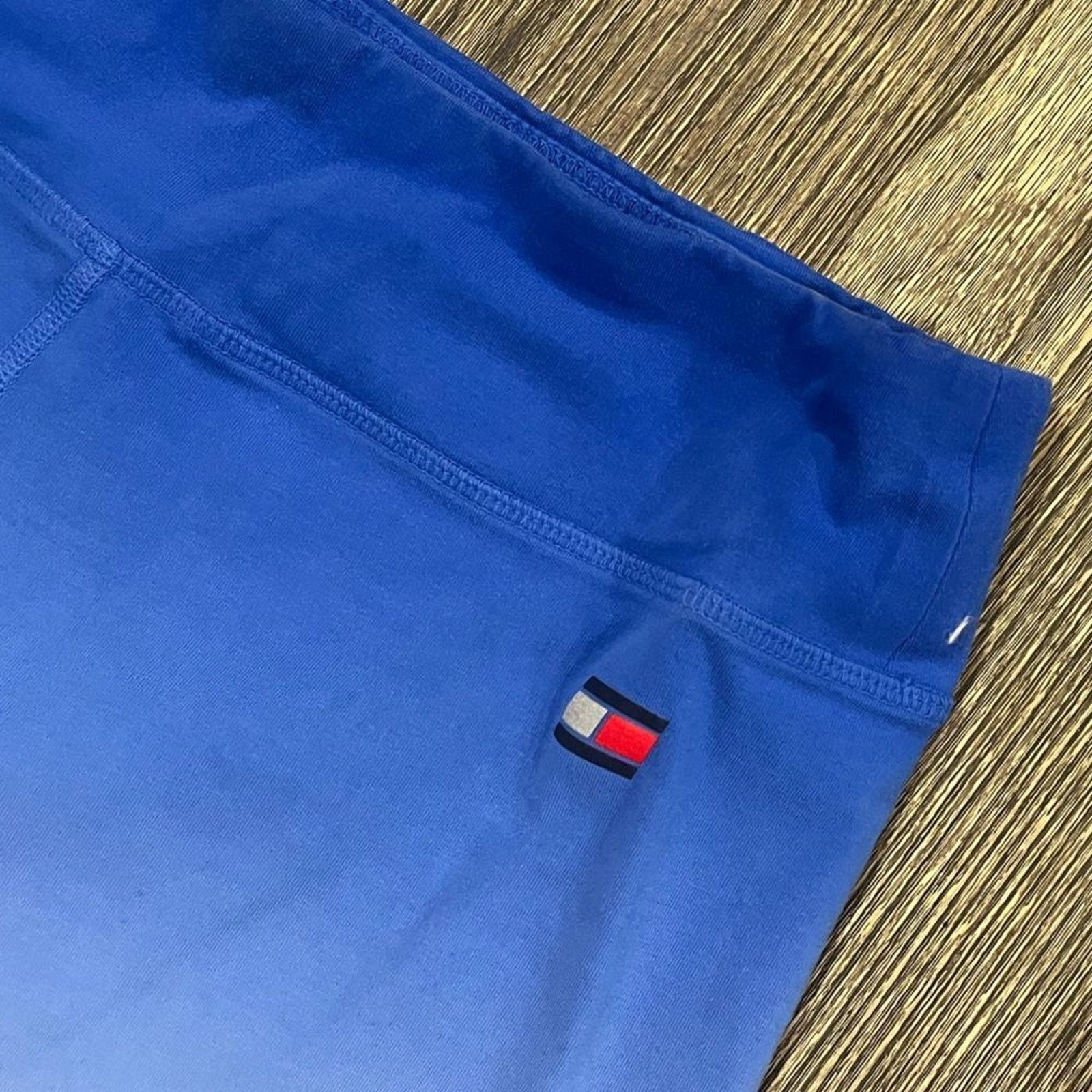Tommy Hilfiger Tommy Hilfiger Sport Womens Dip Dye High Rise Bike Shorts M Size 28" / US 6 / IT 42 - 3 Thumbnail