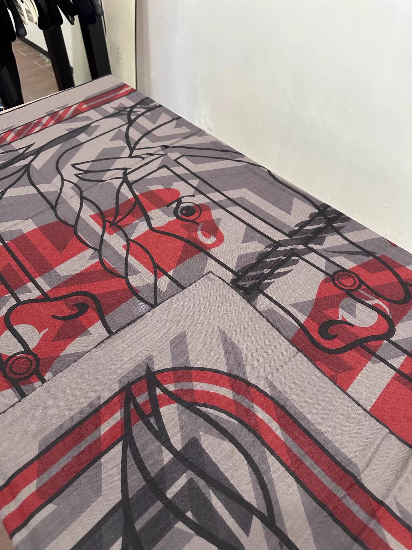 Hermes Hermes Gray Red Horse Head Cashmere-Silk Scarf 140x140cm Size ONE SIZE - 5 Thumbnail
