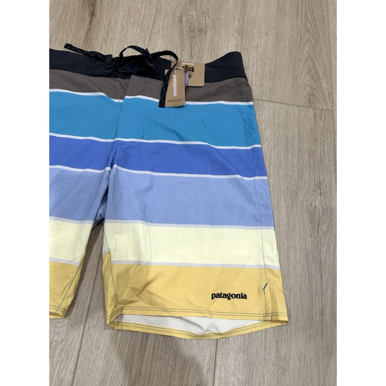 Patagonia NWT Patagonia Swim Shorts Giant Stripe Blue 34 Men’s Stretch Quick Dry Water-Repellent Self-draining Pocket With Key Loop 91% Polyester 9% Spandex Size US 34 / EU 50 - 2 Thumbnail