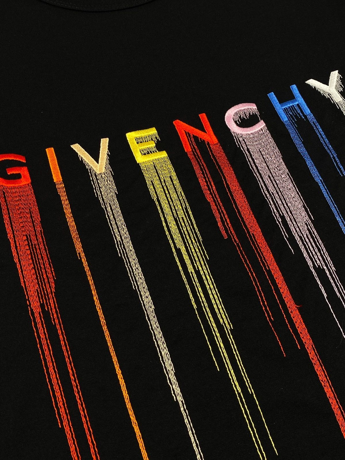 Givenchy Paint Effect Embroidered Logo T-shirt Size US S / EU 44-46 / 1 - 8 Thumbnail