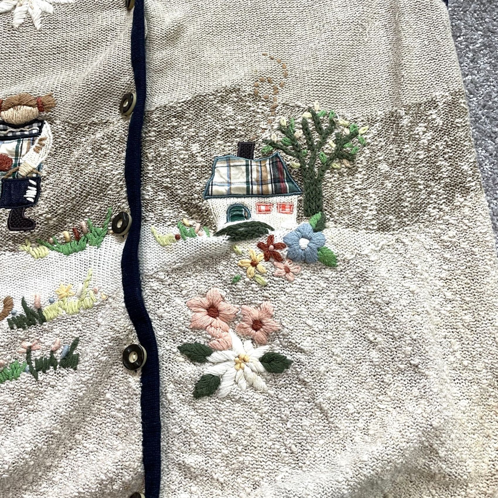 Vintage Gundi Vest Womens 3X Beige Embroidered Knit V-Neck Sweater Vest Christmas USA Vintage Plus Size Ladies Shirt Size XXL / US 16-18 / IT 52-54 - 7 Thumbnail