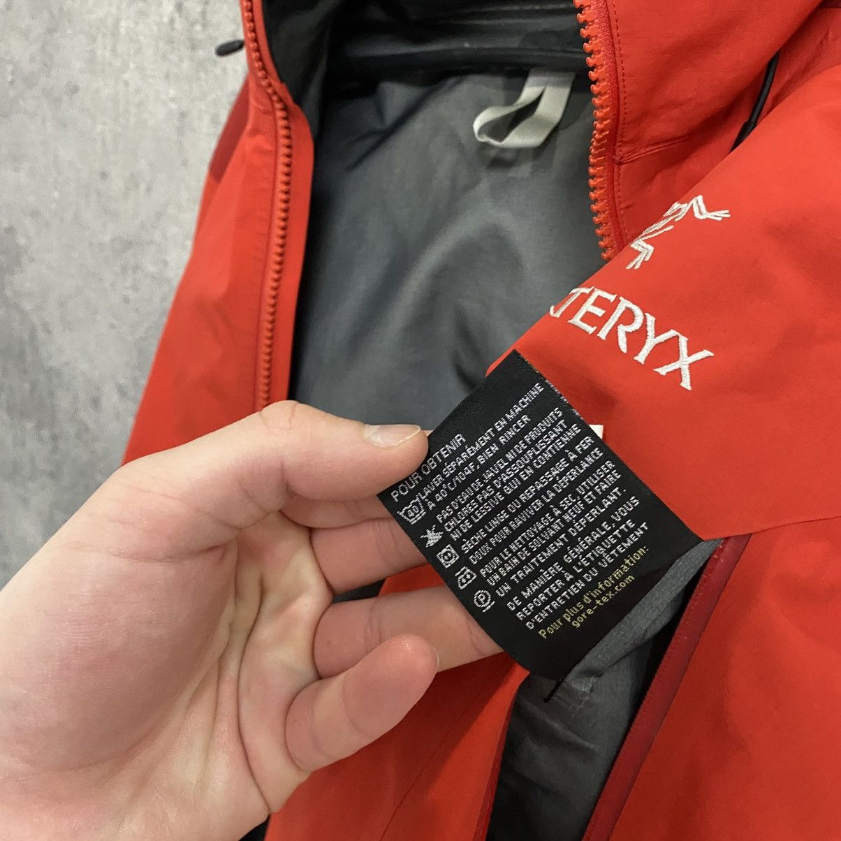 Arc'teryx Men's Arcteryx Beta Gore-Tex Jacket Size S Gorpcore Size US S / EU 44-46 / 1 - 18 Thumbnail
