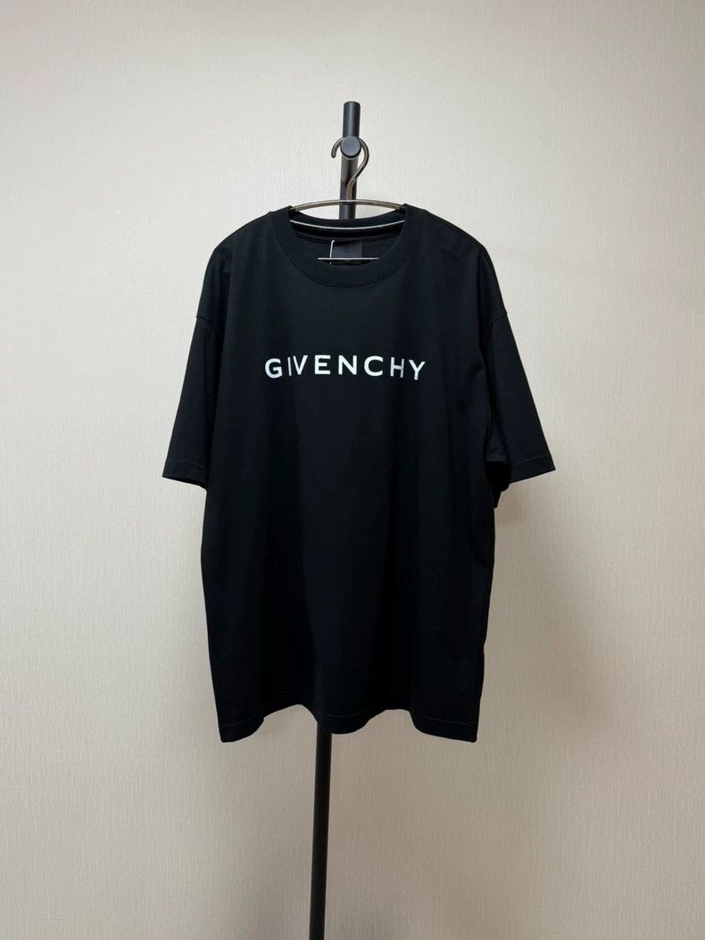 Givenchy Givenchy Black T-Shirt Size US M / EU 48-50 / 2 - 8 Thumbnail