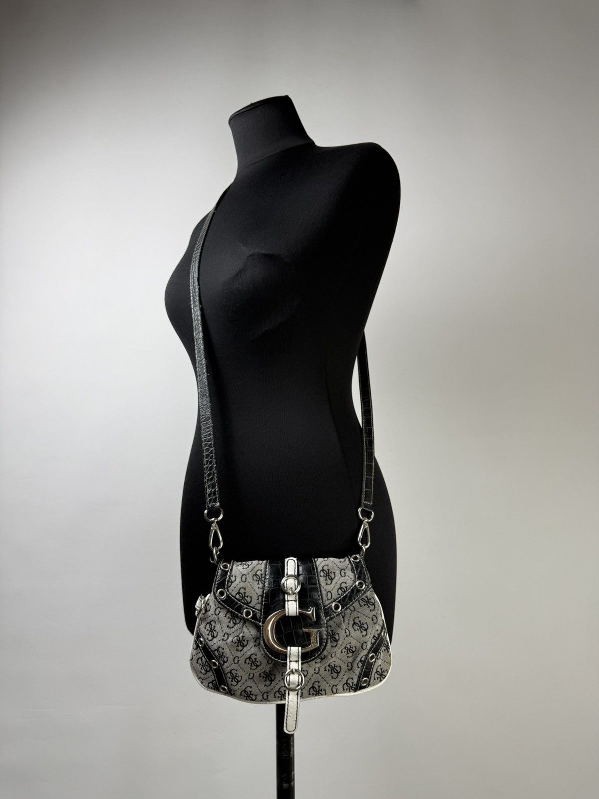 Guess Guess VNTG Y2K Monogram Mini Shoulder Bag Messenger Size ONE SIZE - 1 Thumbnail
