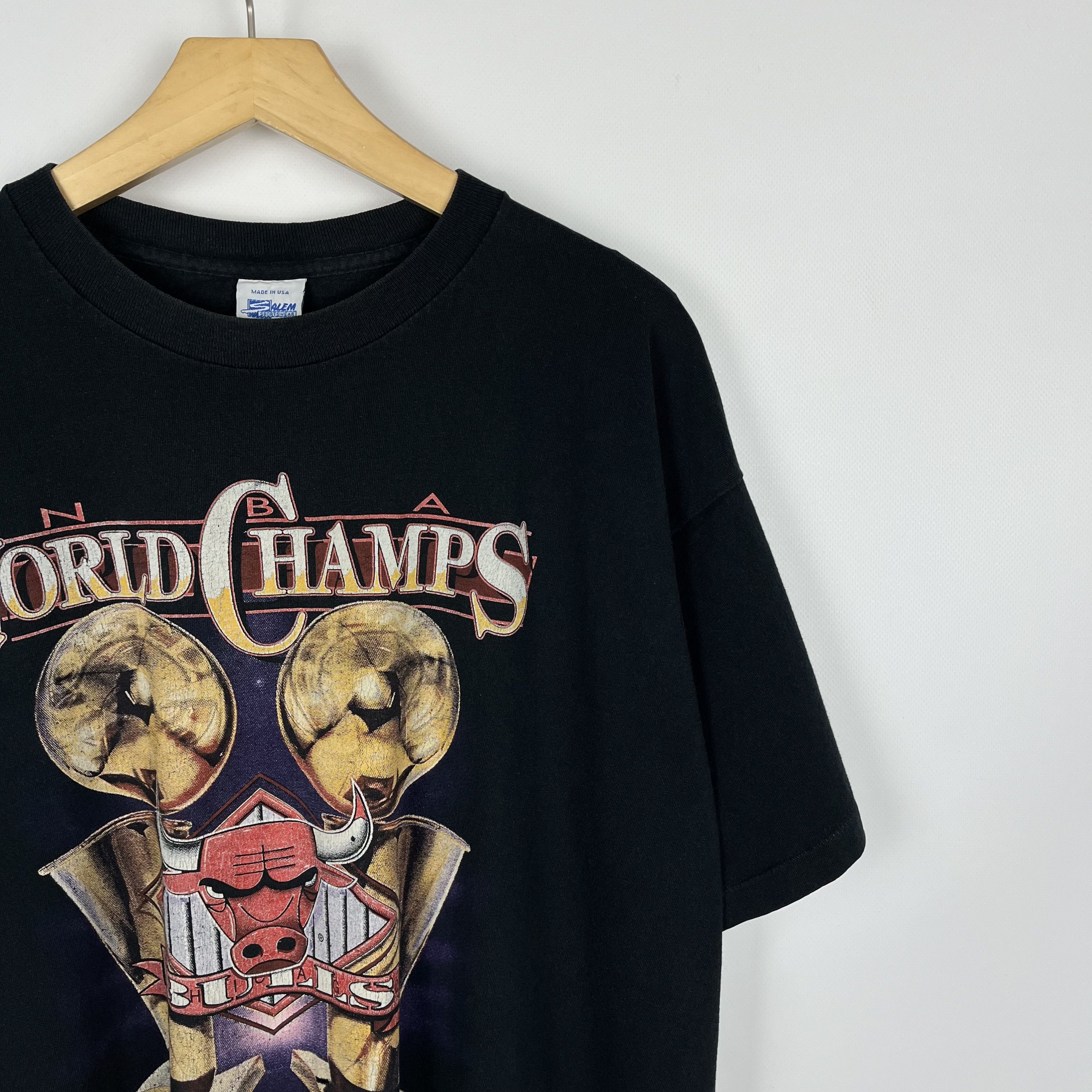 NBA Vintage Chicago Bulls NBA World Champs Rare T Shirt 1992 Size US XL / EU 56 / 4 - 2 Thumbnail