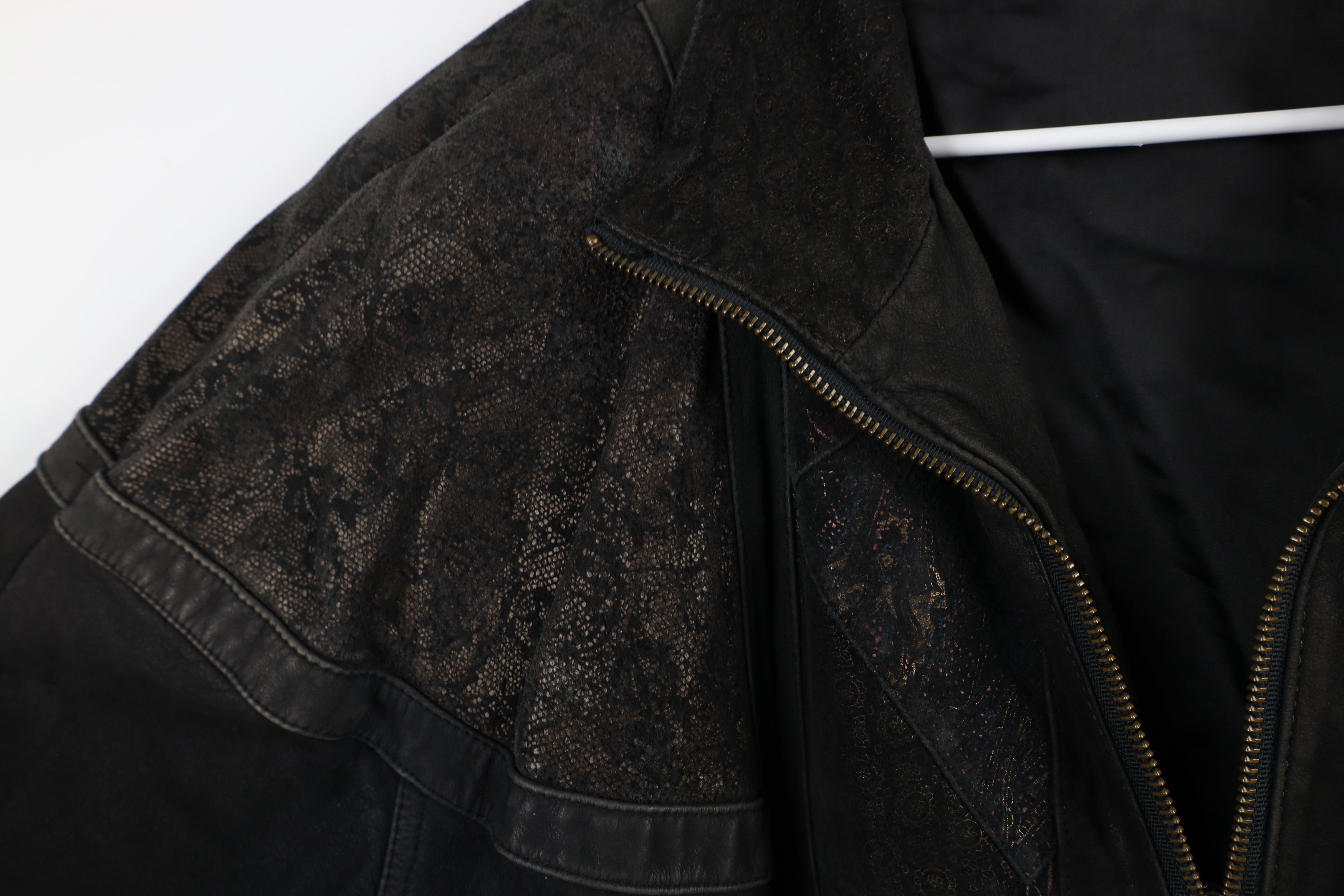 Vintage Vintage 90s Streetwear Paisley Suede Leather Bomber Jacket Size L / US 10 / IT 46 - 6 Thumbnail