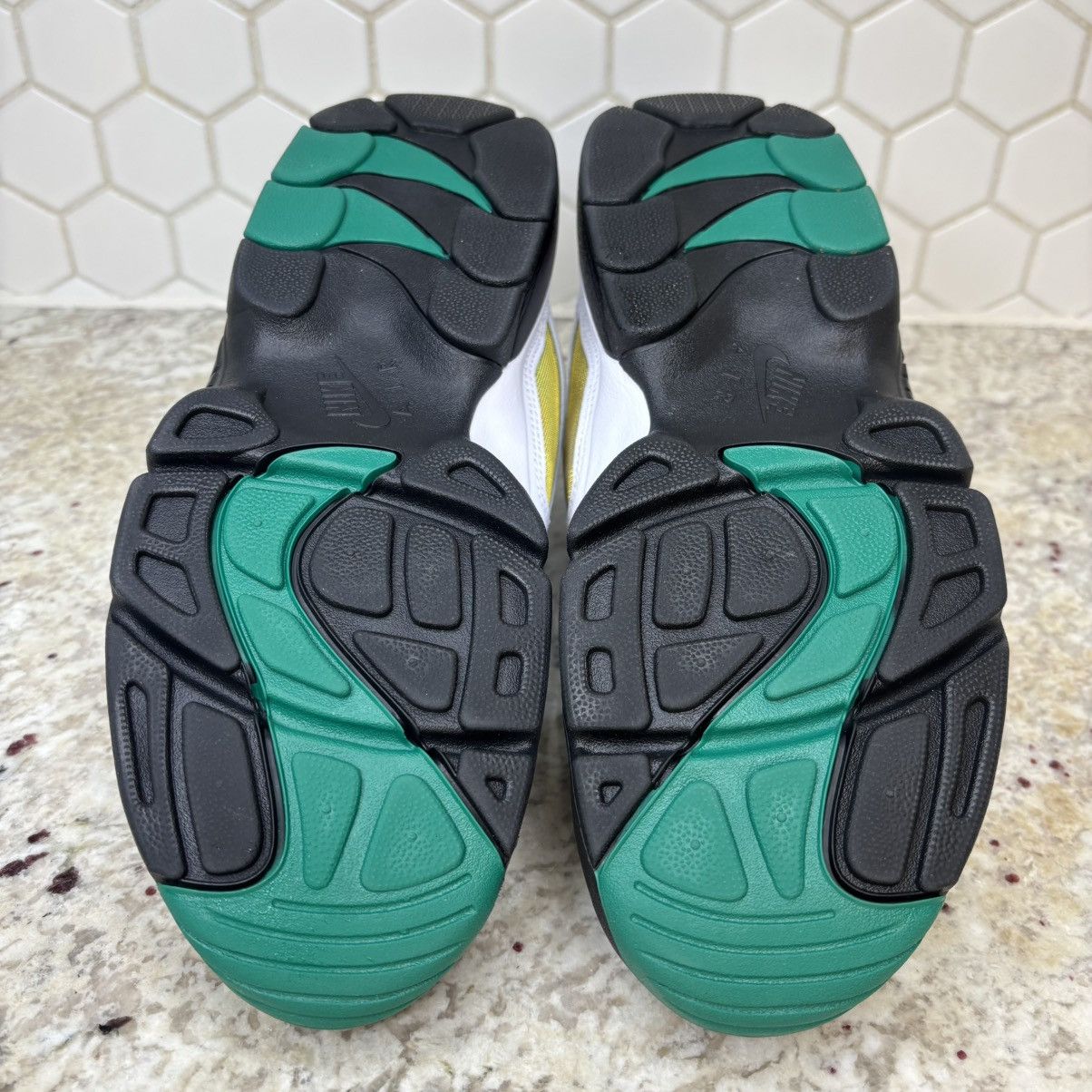 Nike Size 9-Nike Air Diamond Turf 2025 Emerald WORN ONCE WITH BOX Size US 9 / EU 42 - 10 Thumbnail