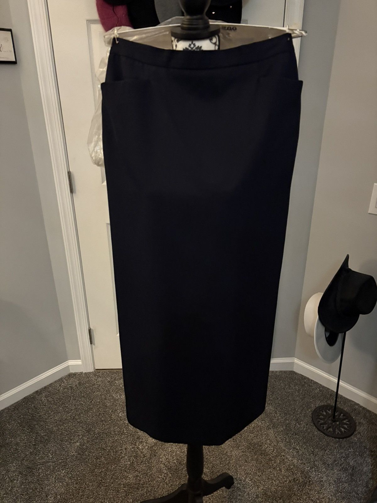 Evan Picone Evan Picone size 12 navy blue skirt Size 34" / US 12 / IT 48 - 2 Thumbnail