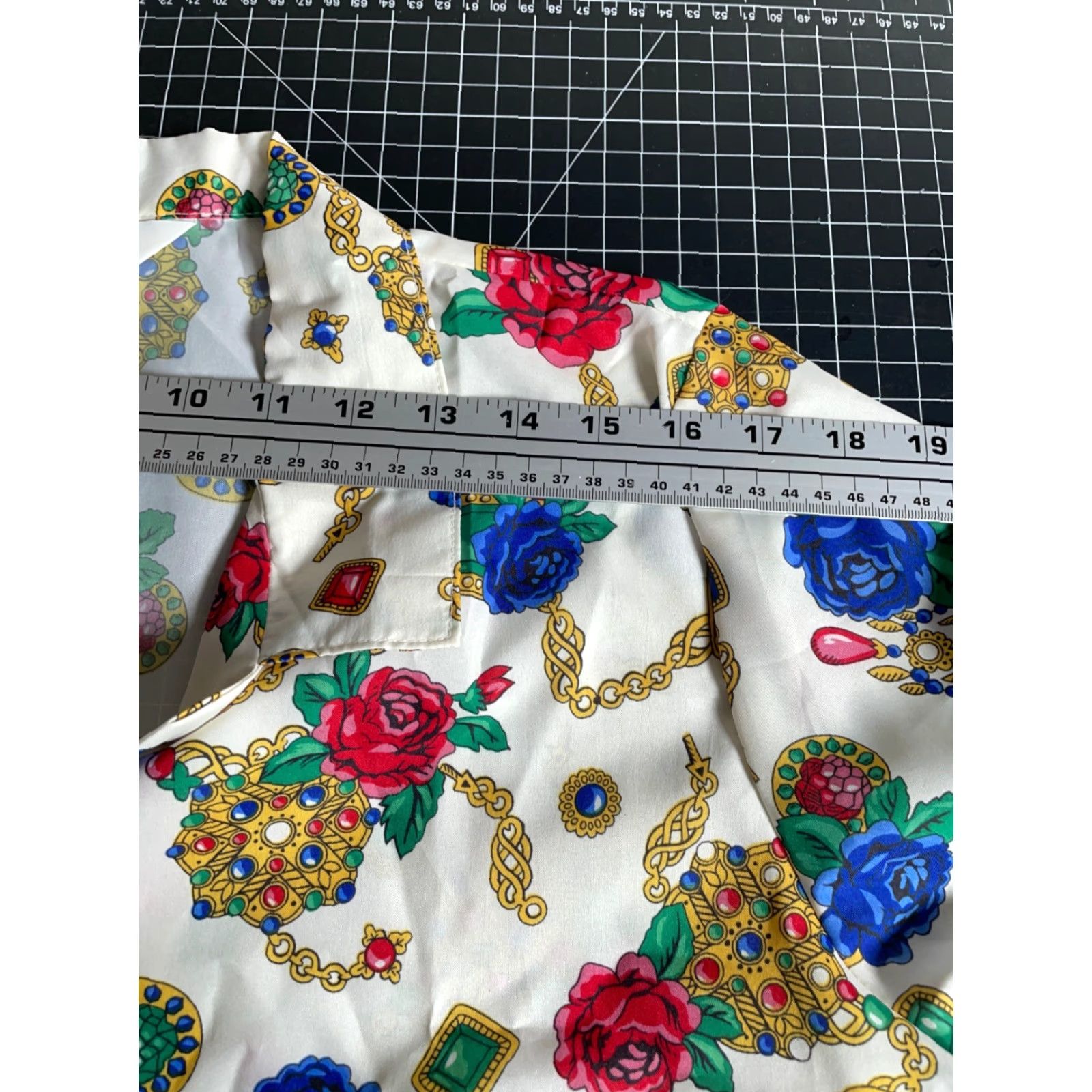 Vintage Cape Cod Floral Gold Chains Print Shirt Women's XL White Camp Collar AOP Vintage 90s Bohemian Retro Flower Shirt Womens XL White Cape Cod Size XL / US 12-14 / IT 48-50 - 7 Thumbnail