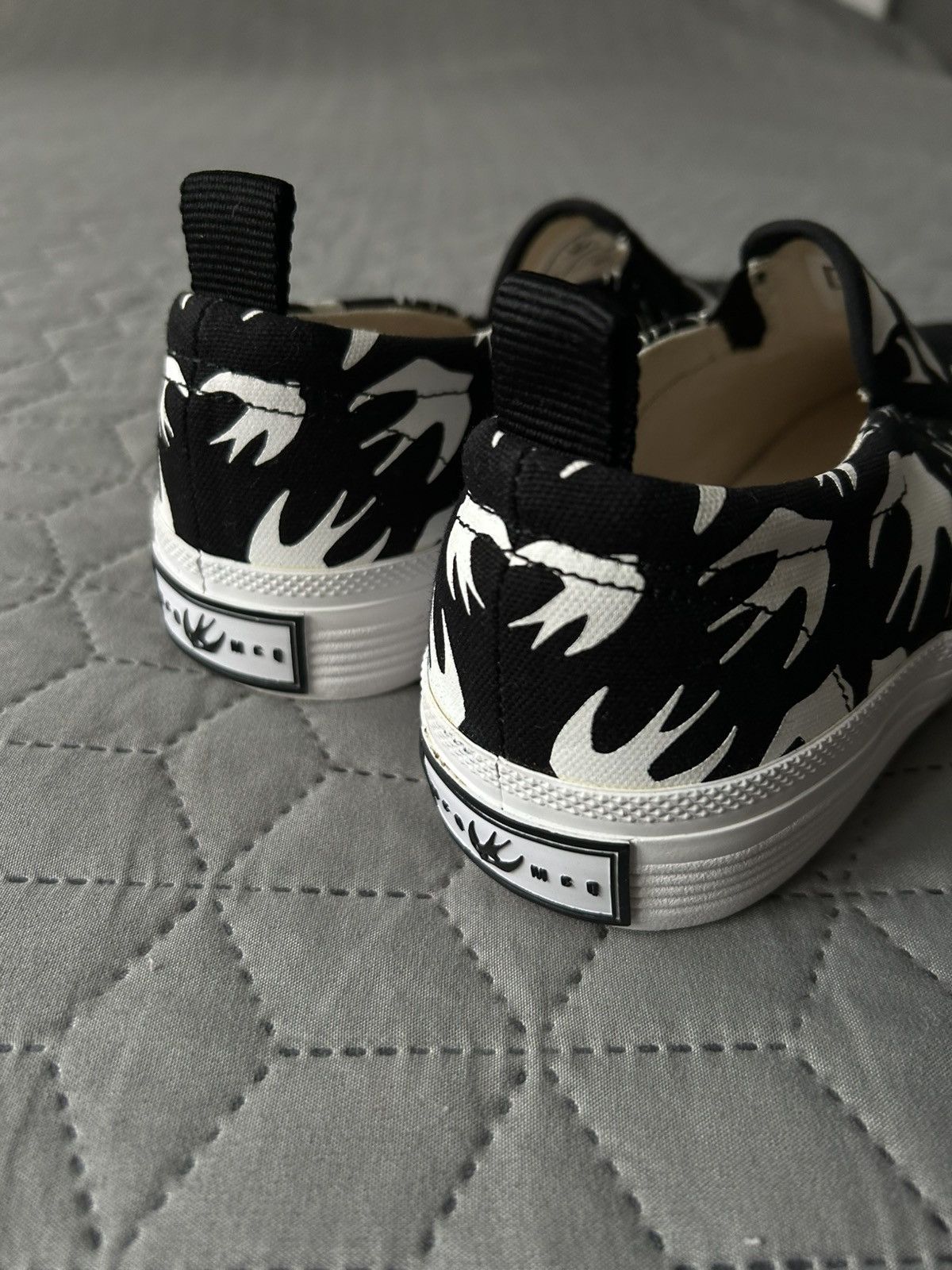 Alexander McQueen Alexander McQueen Black Canvas Slip On Trainers Unisex Size US 8.5 / IT 38.5 - 8 Thumbnail