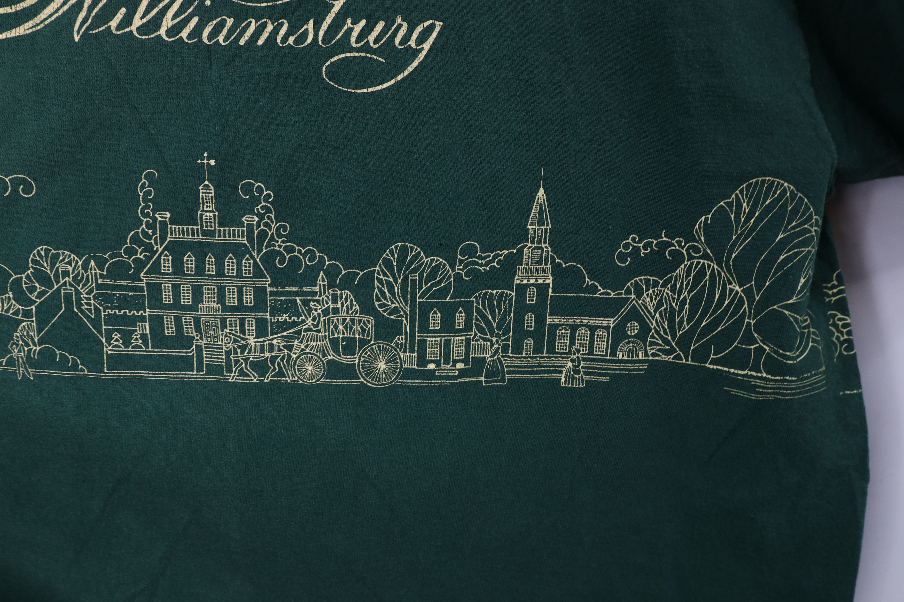 Vintage Vintage 90s Spell Colonial Williamsburg T-Shirt Green USA Size US XXL / EU 58 / 5 - 8 Thumbnail