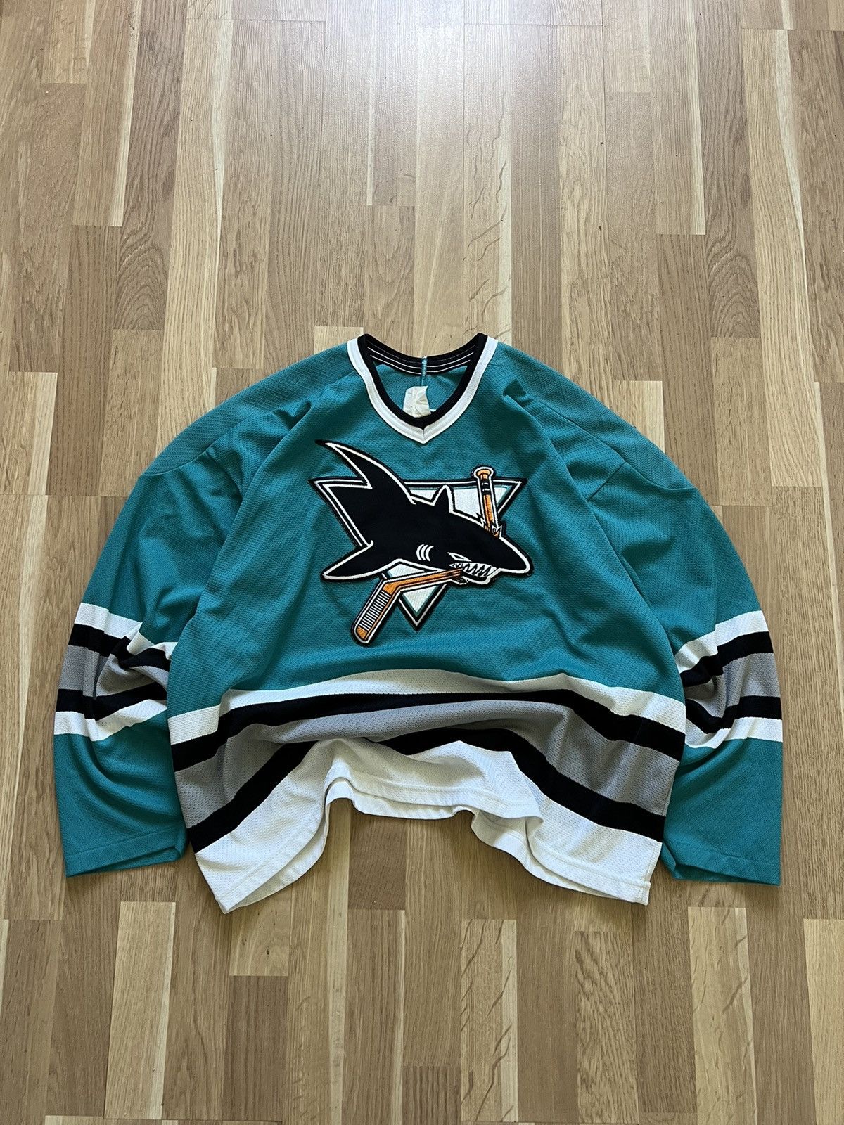 Other Vintage Hockey Jersey sharks San Jose 90s CCM maska NHL Size US XL / EU 56 / 4 - 1 Thumbnail
